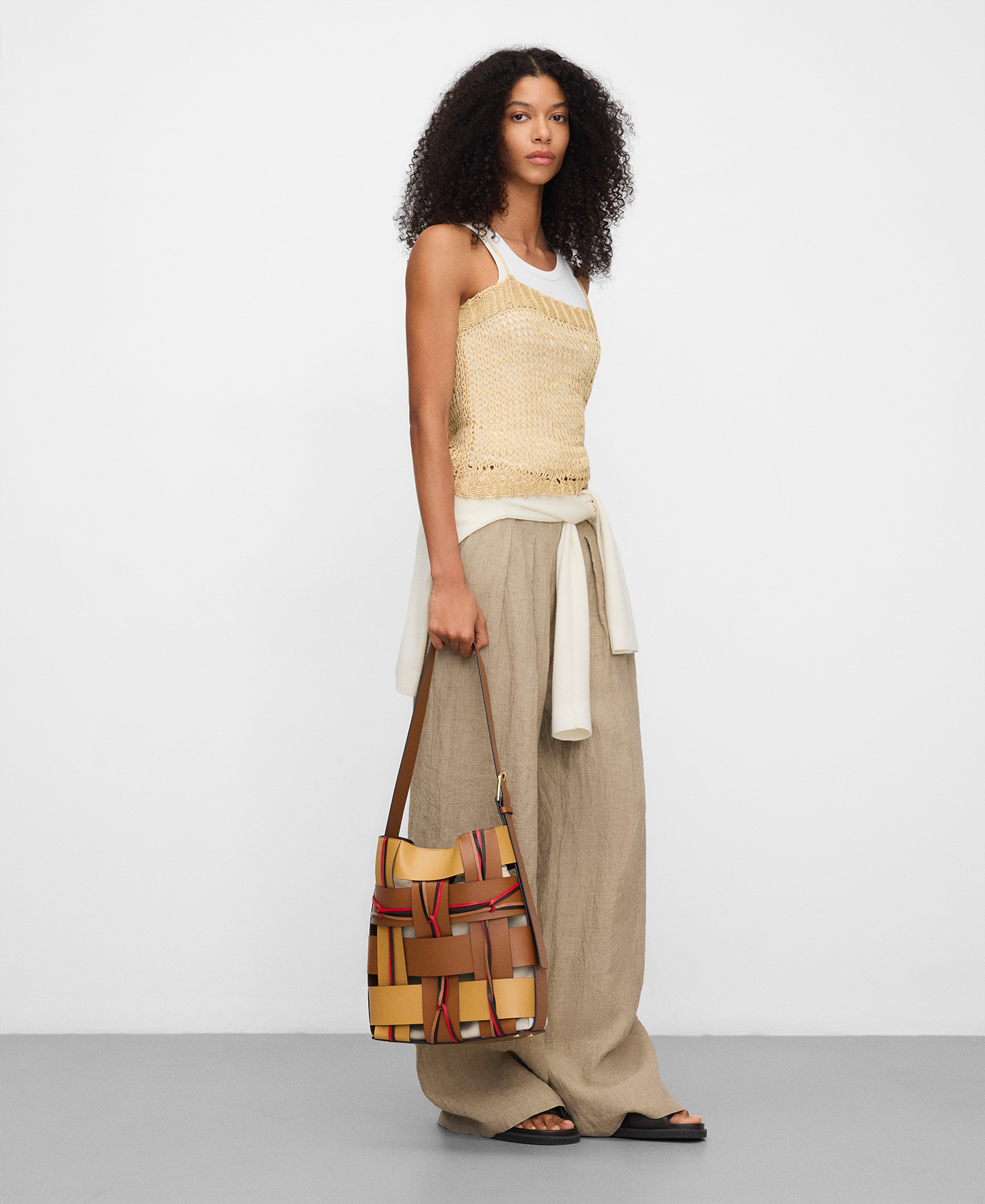 Horizonte double braided leather hobo bag image number 4