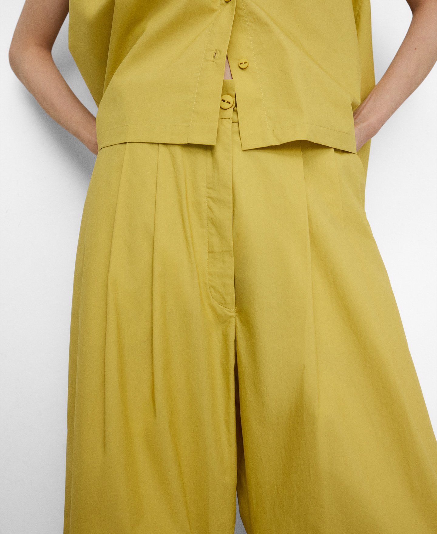 Organic cotton double-pleated trousers image number 3