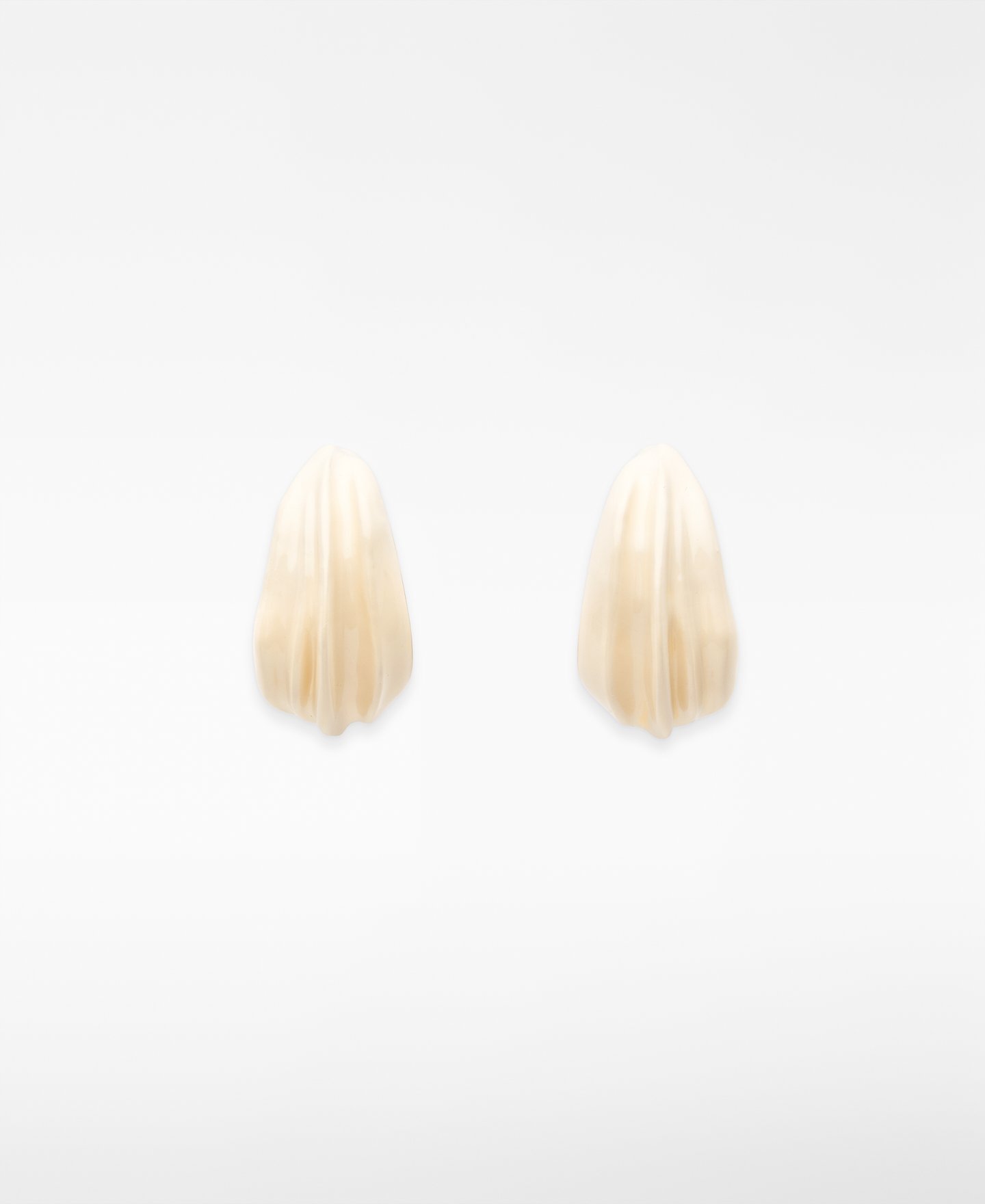 Lacquered embossed metal hoops image number 0