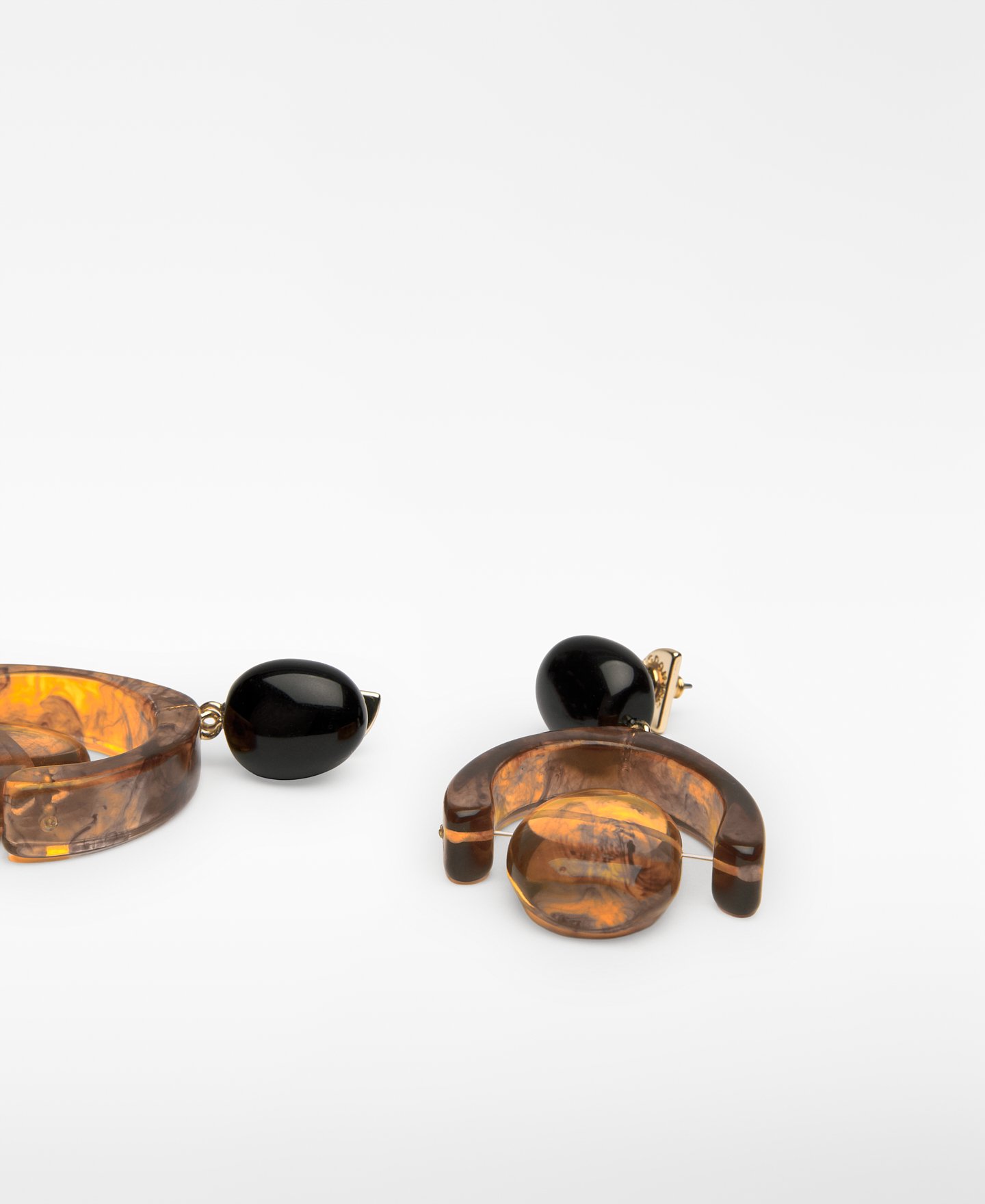 Pendientes piezas m&oacute;viles resina image number 2