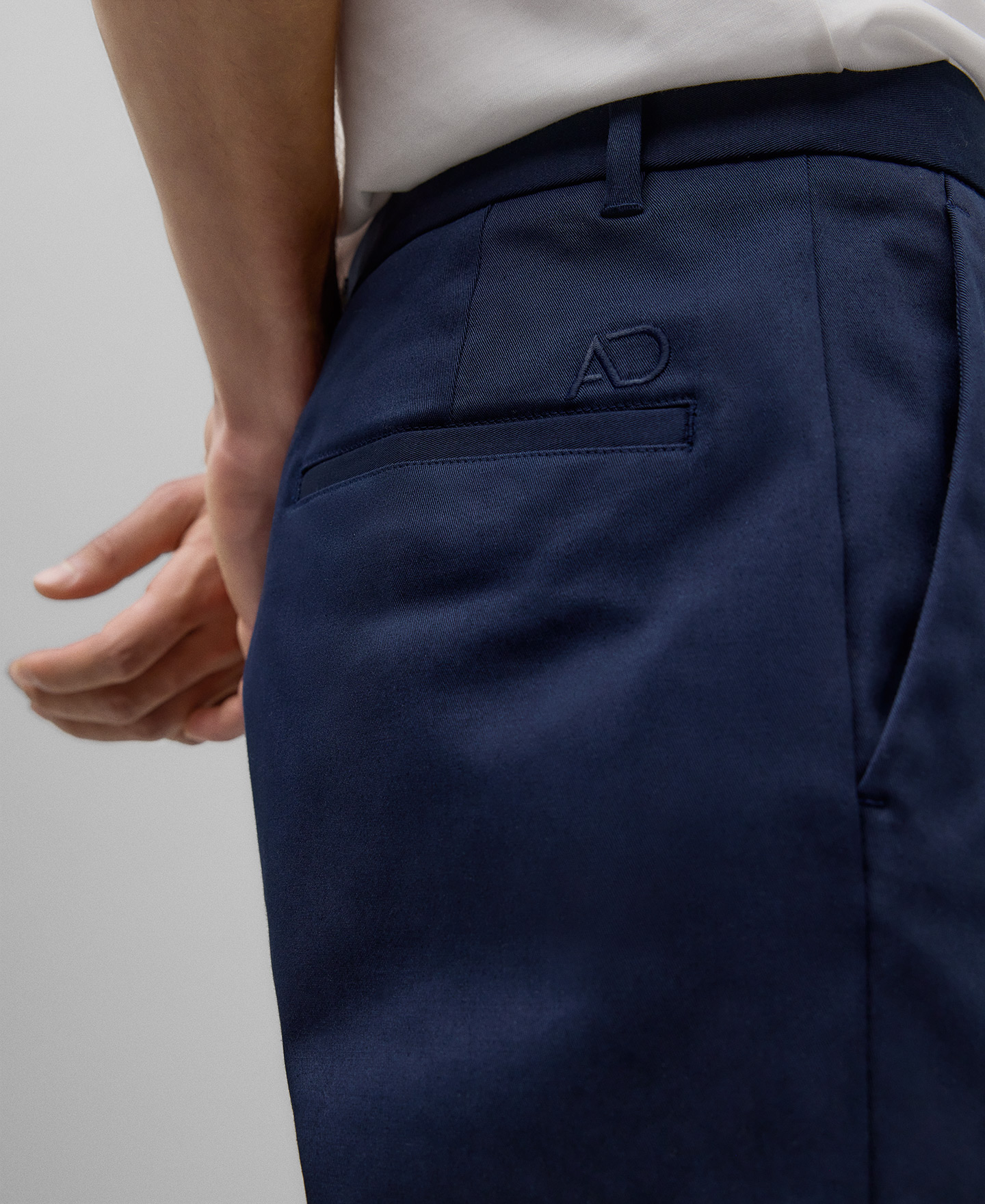 Microtextured chino trousers man image number 3