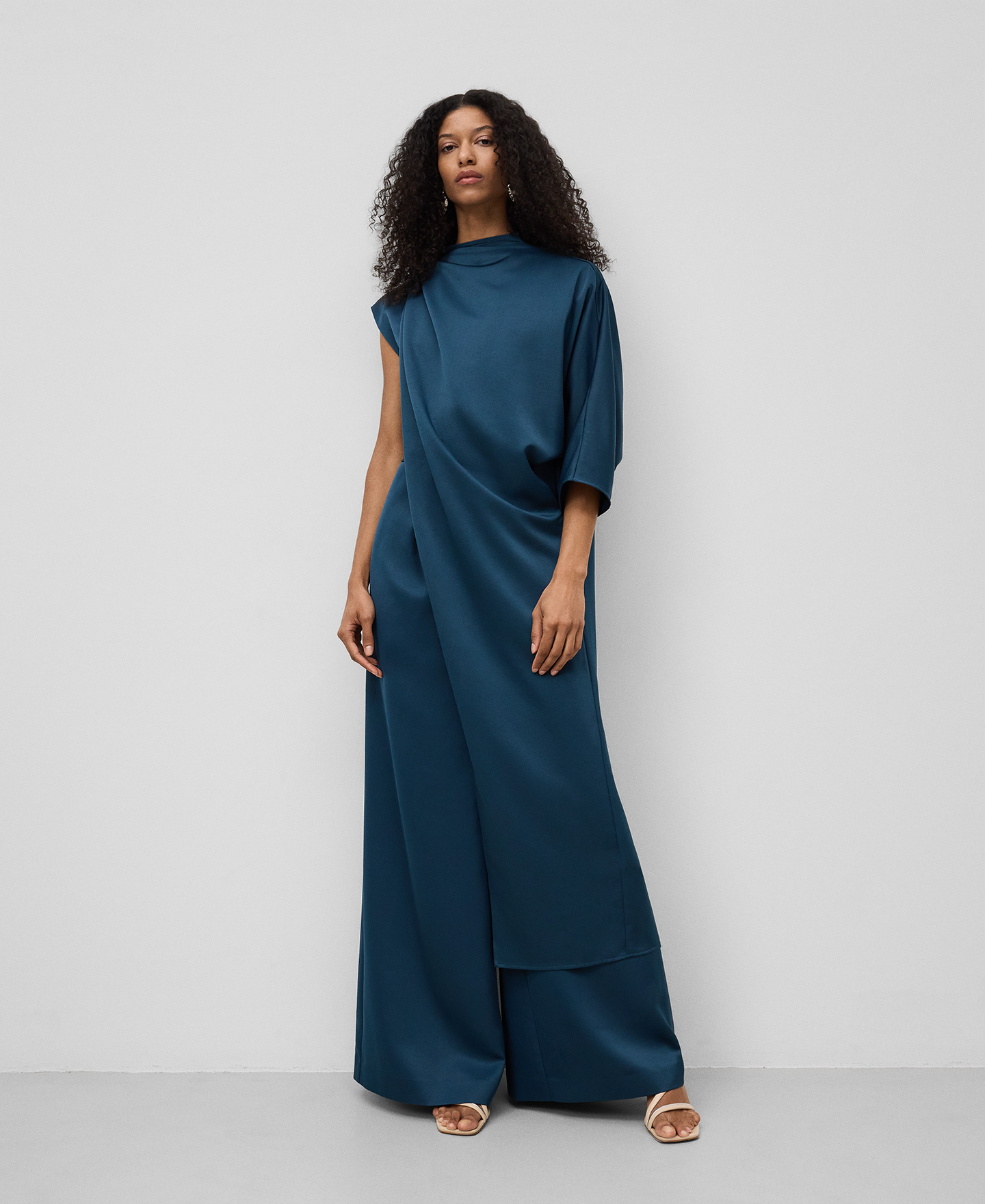 Langer Overall mit asymmetrischem Cape Damen image number 1