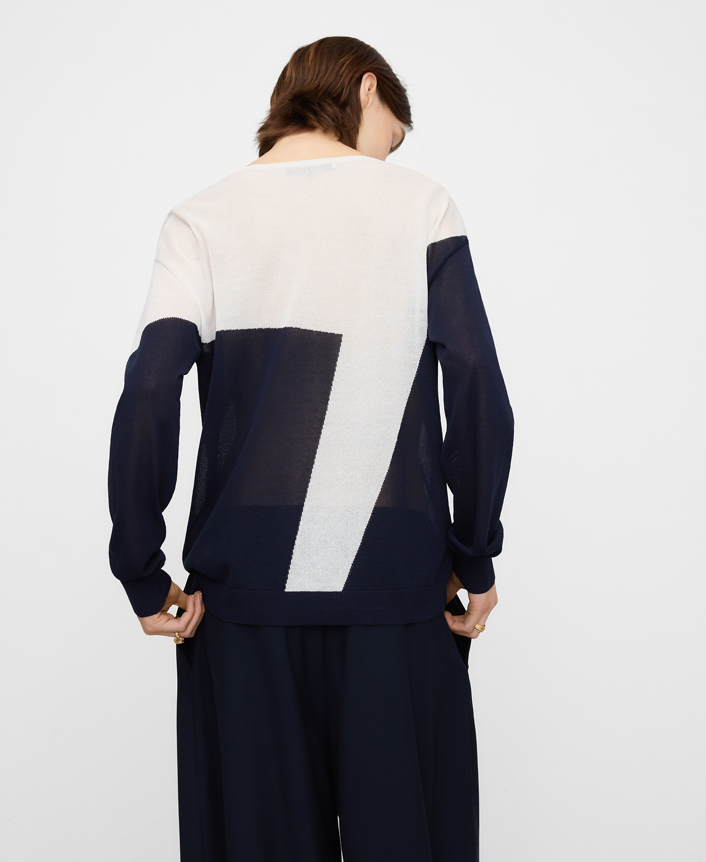 Jersey fino estampado geom&eacute;trico image number 2