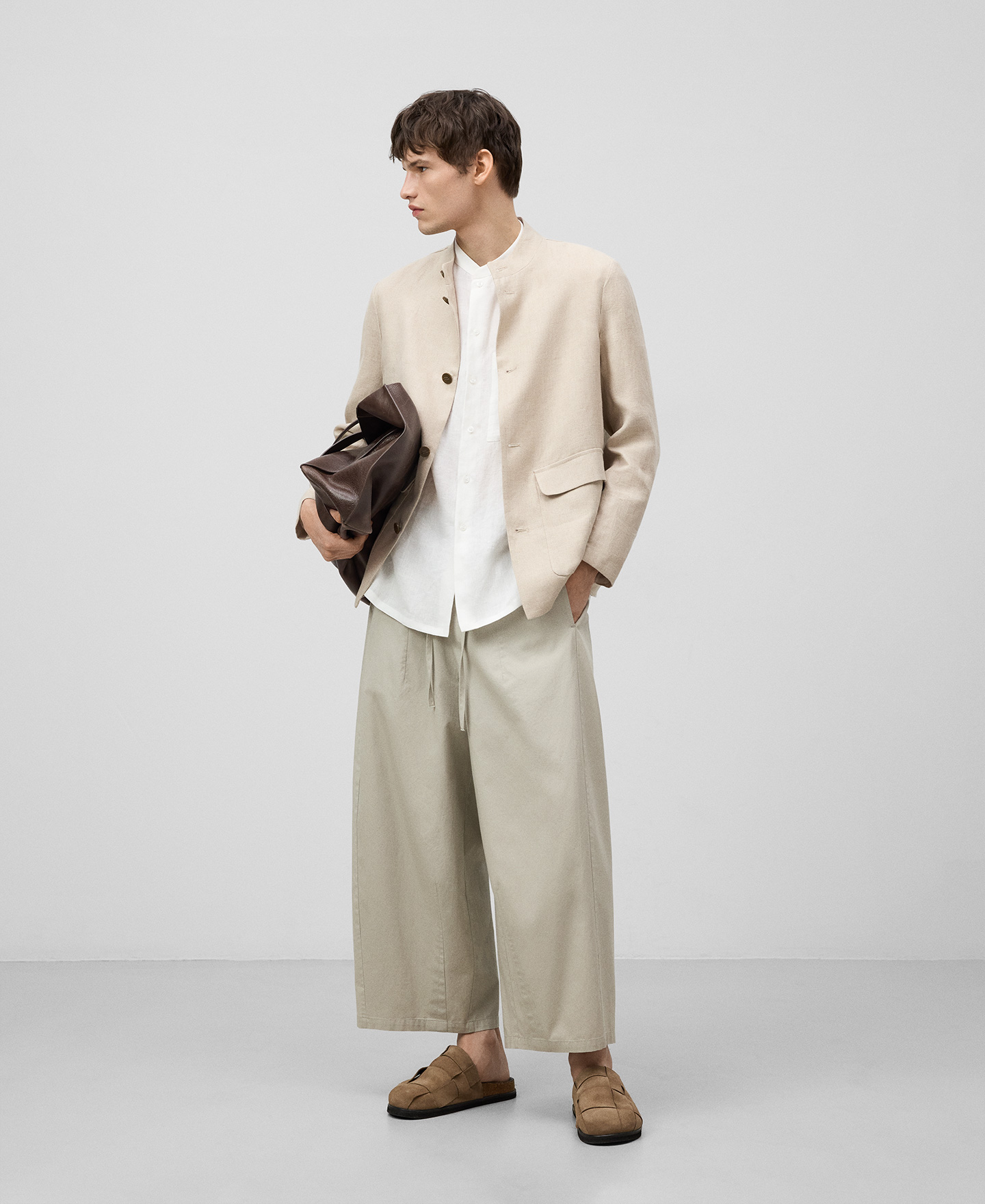 European linen Mandarin collar shirt man image number 1