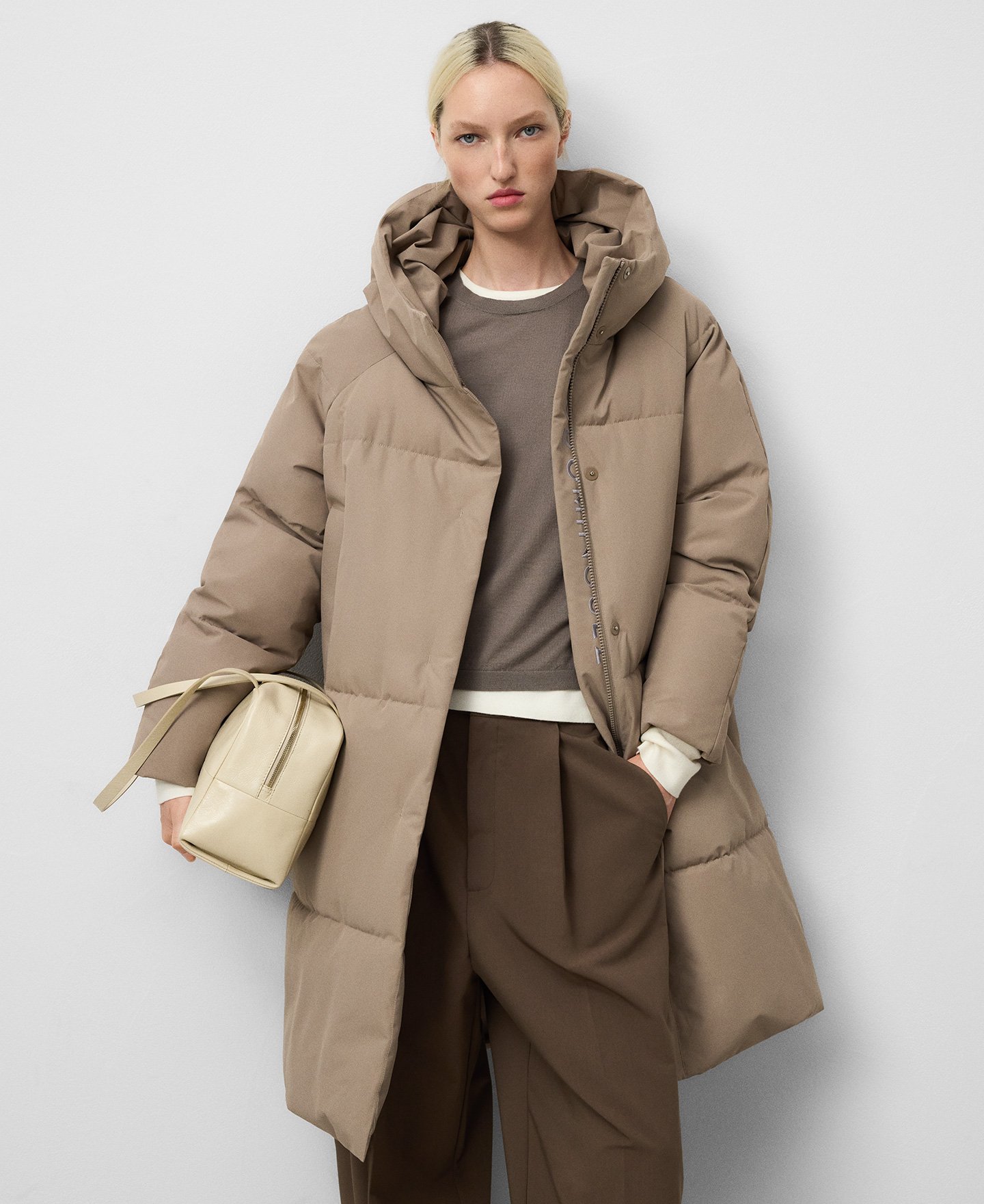 Padded long coat woman image number 0