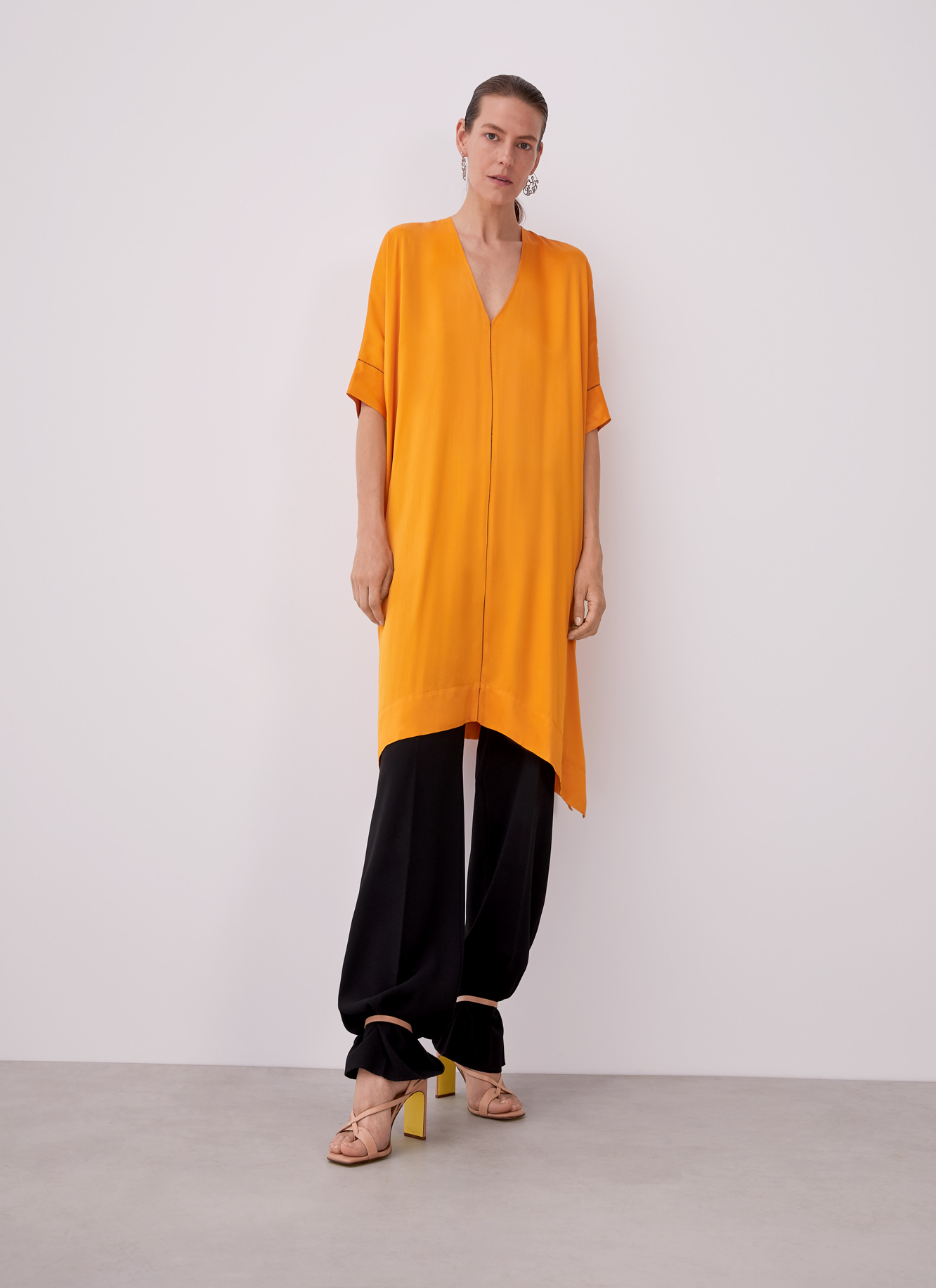 Camisa oversize en viscosa image number 3