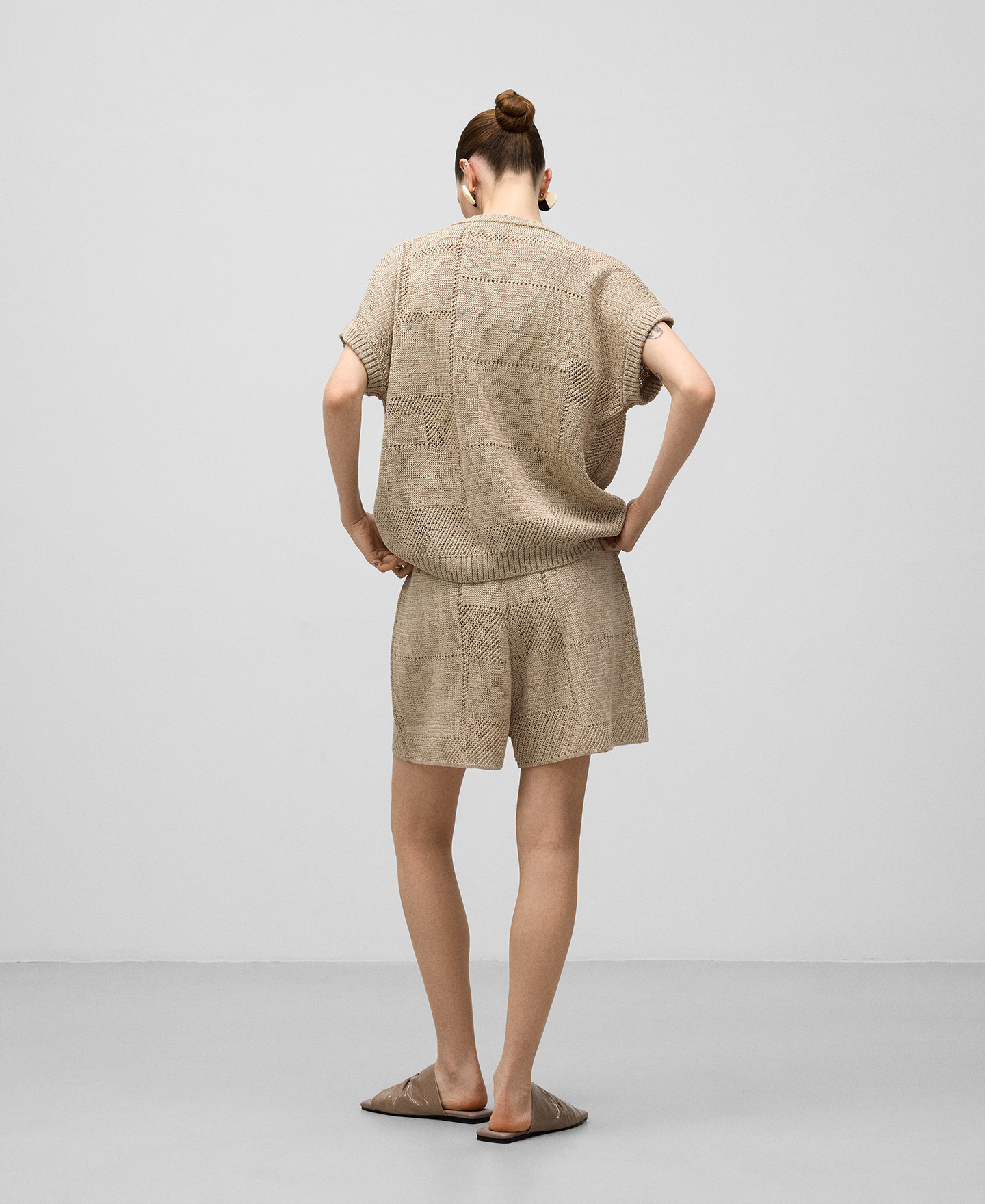 Lace-knit vest woman image number 2