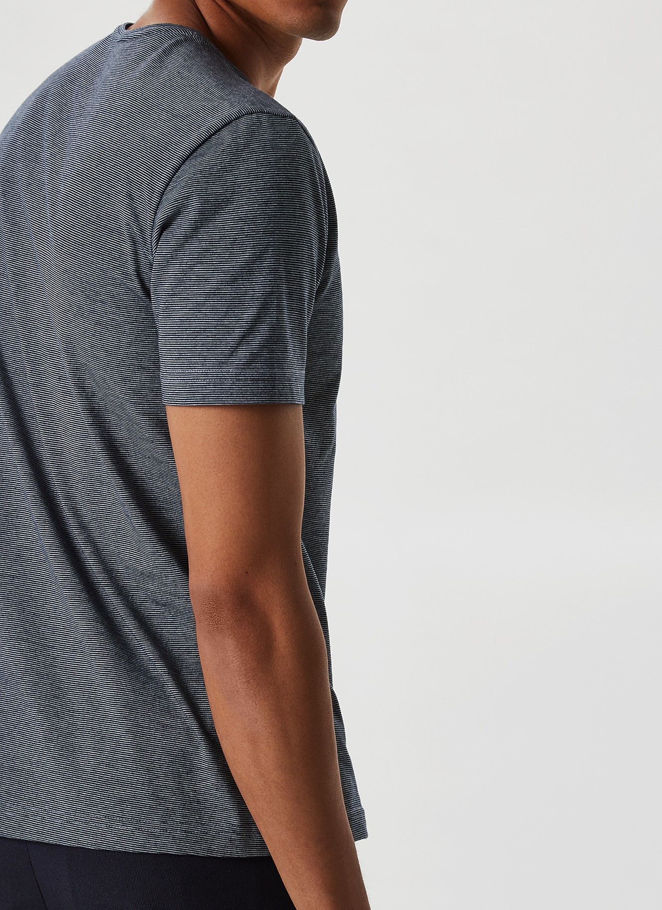 Crew neckline jacquard t-shirt image number 1