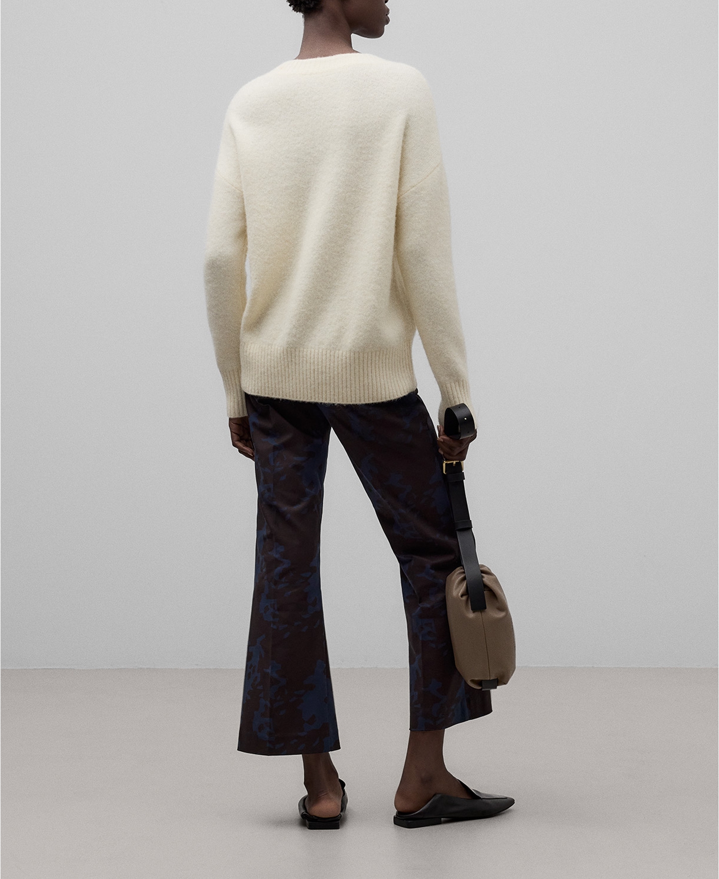 Printed flare trousers woman image number 2
