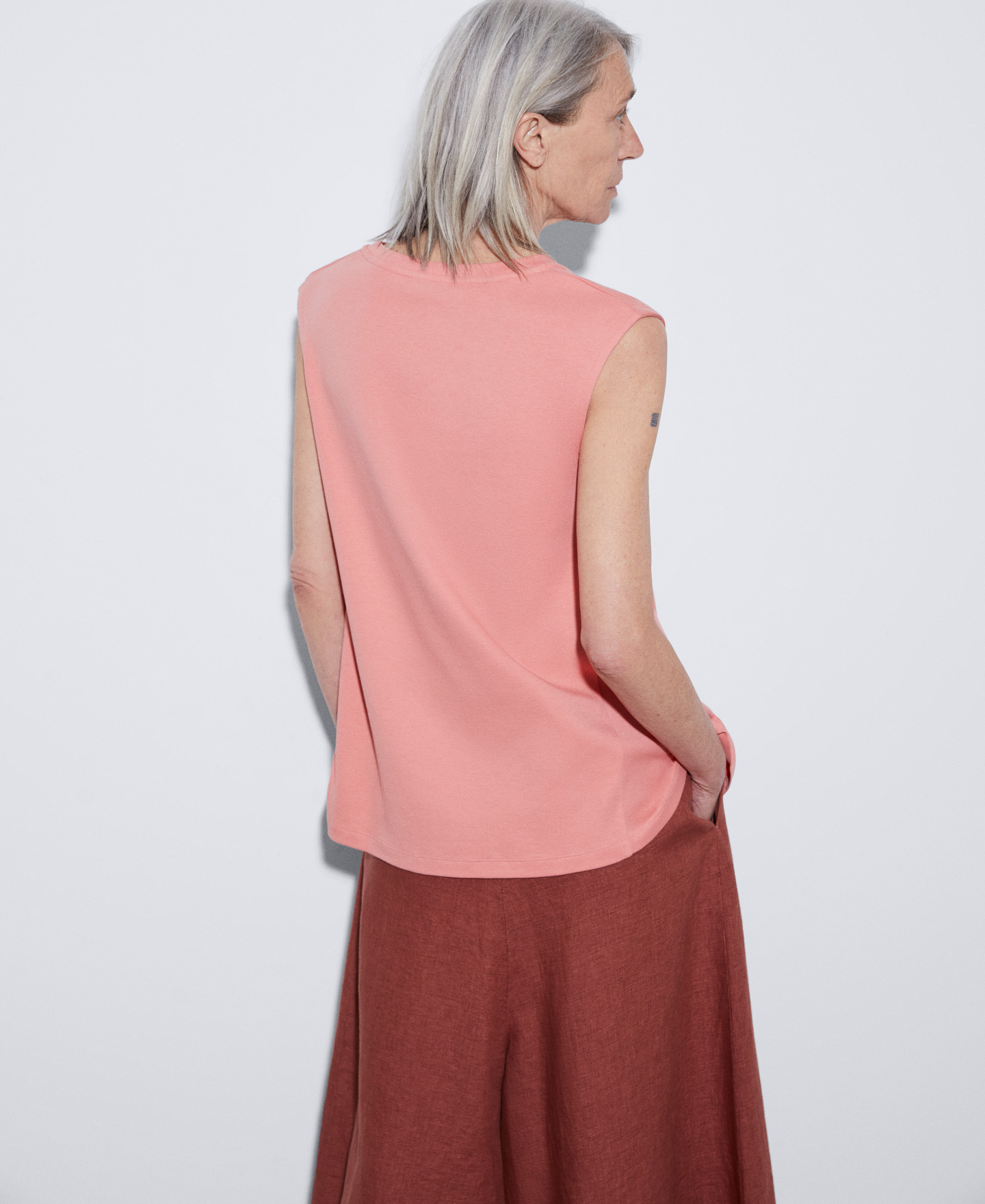 Armhole sleeve mercerised cotton T-shirt image number 2