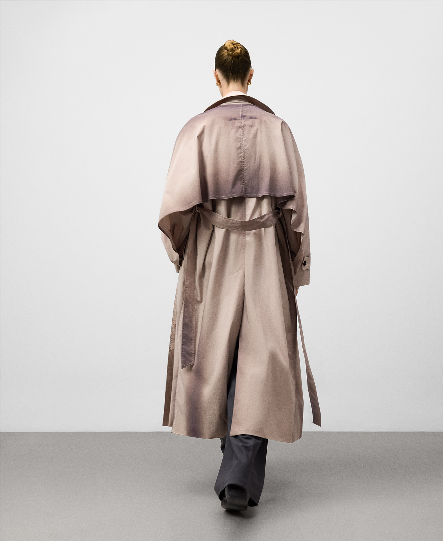 Aged-effect trench coat woman image number 2