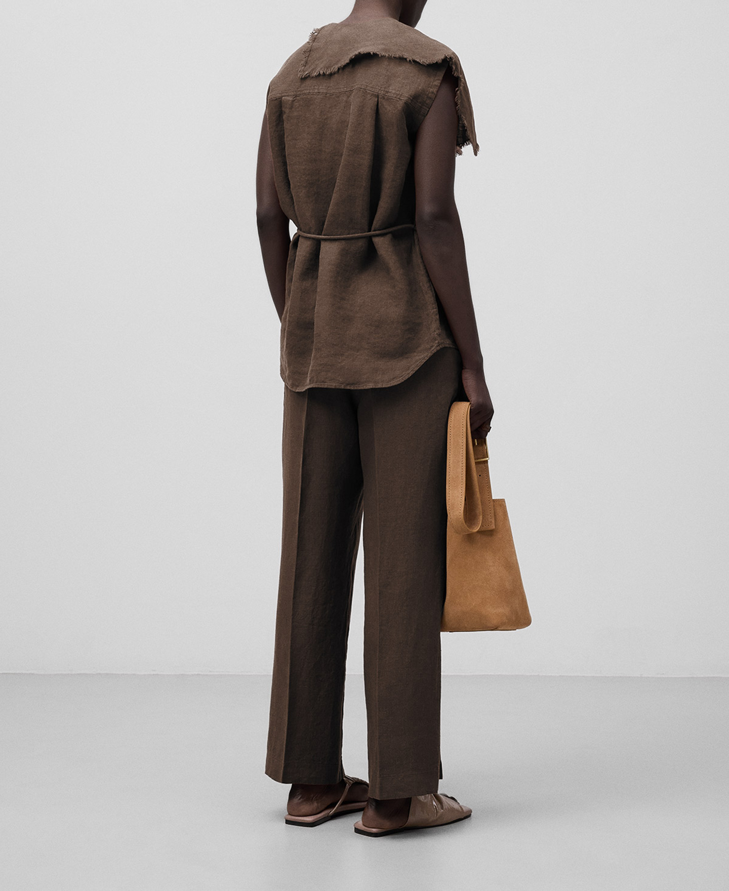 Pantal&oacute;n lino marr&oacute;n mujer image number 2