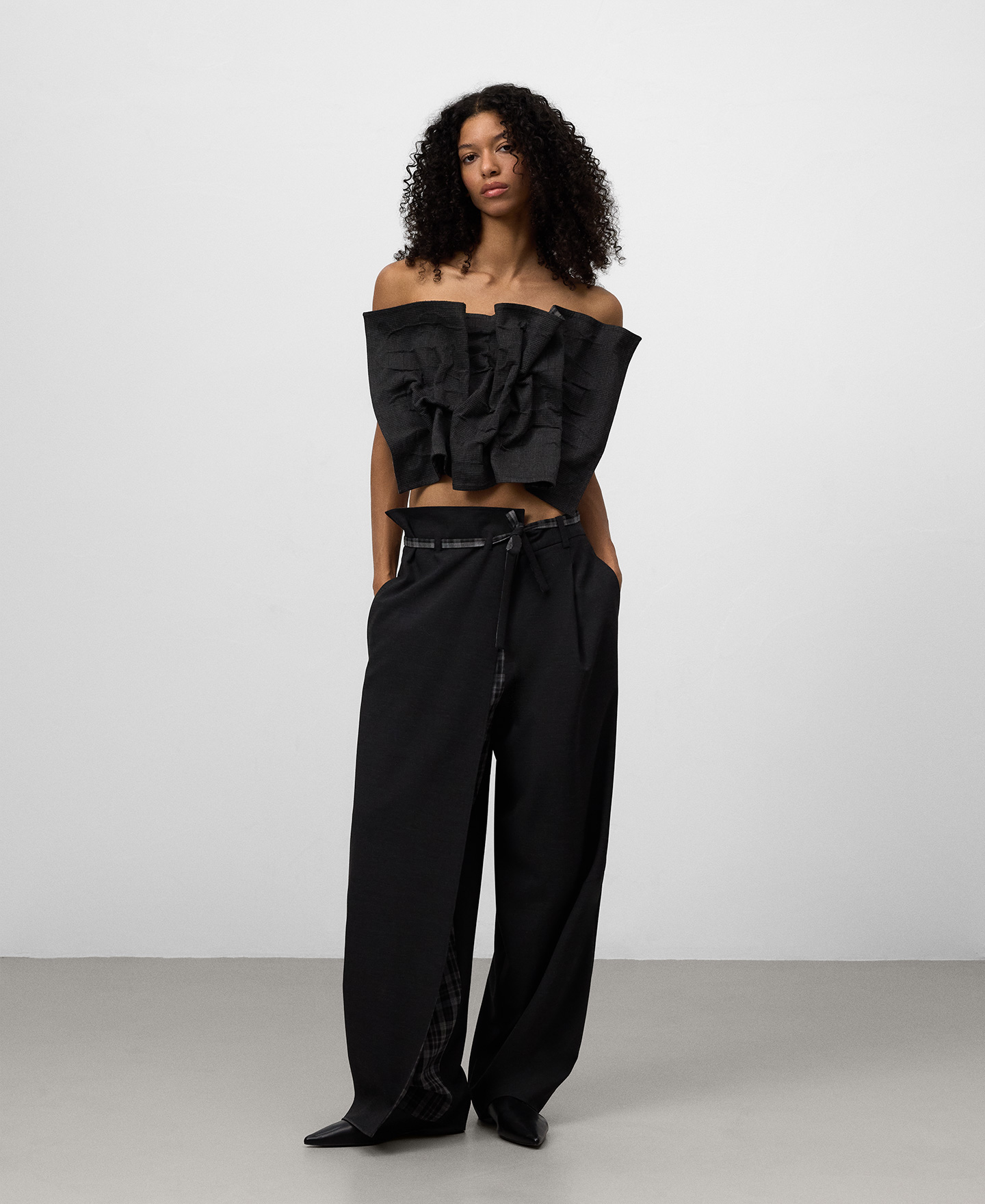 Pantalón asimétrico combinado mujer image number 1