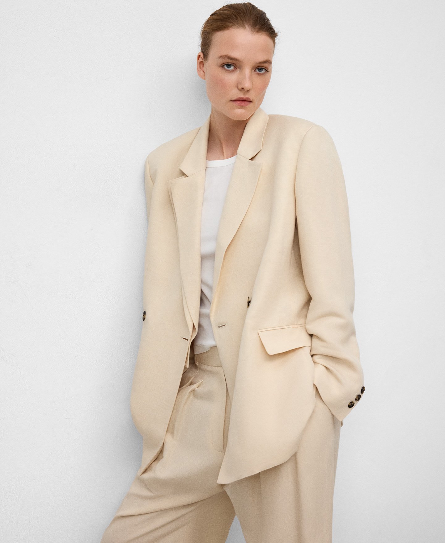 Double lapel blazer with belt woman image number 0