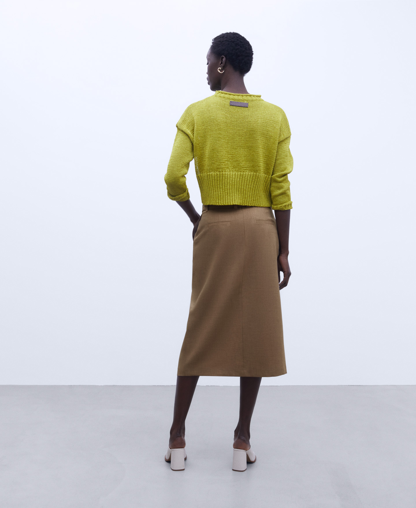 Falda midi pliegues image number 2