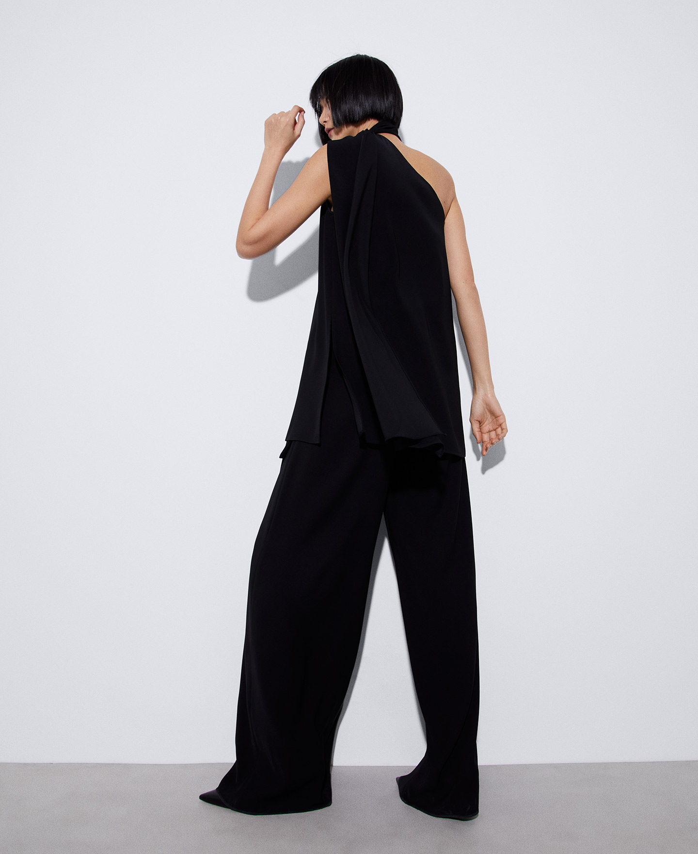 Asymmetrical top in recycled polyester image number 2