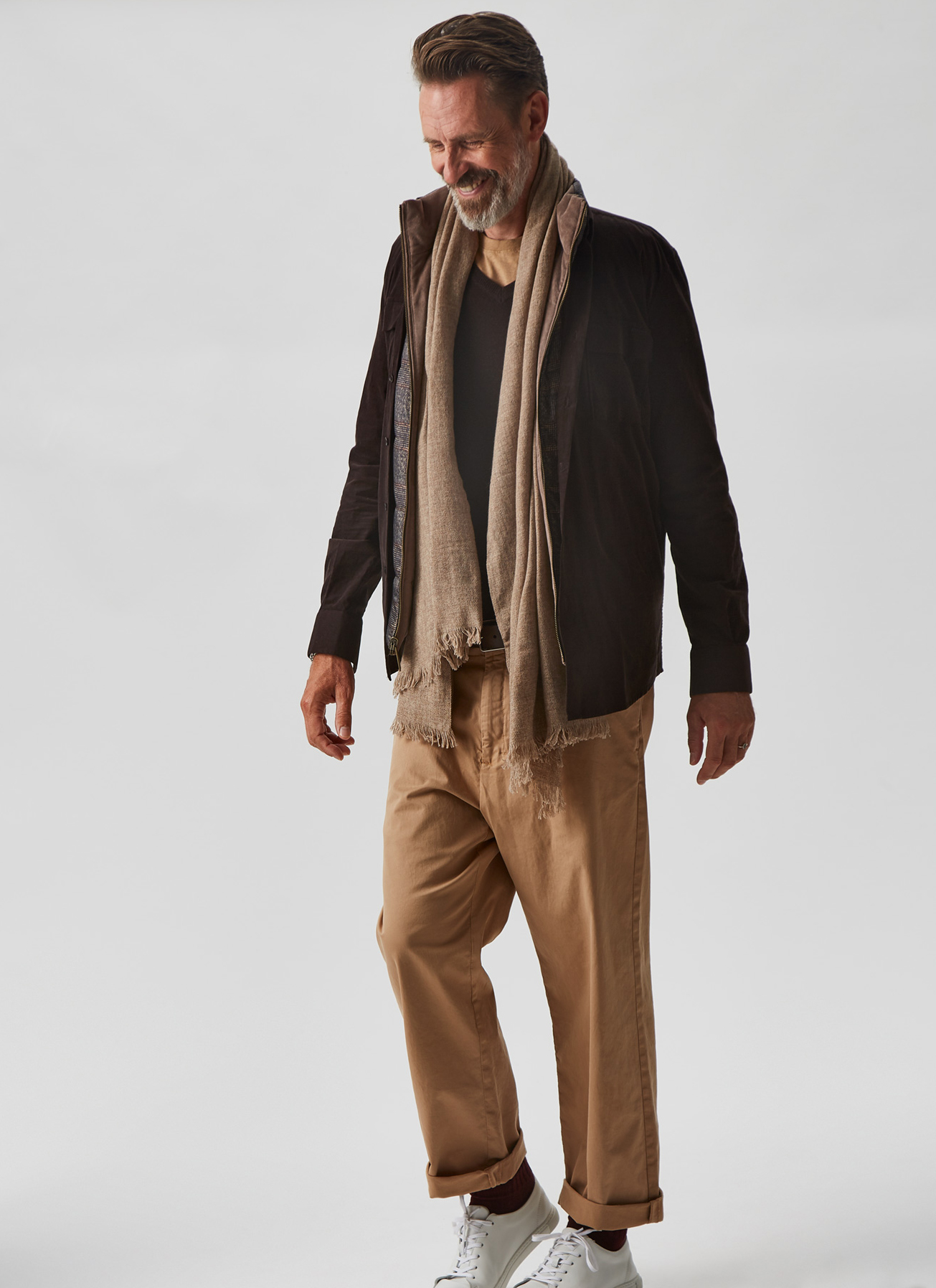 Jersey cuello pico en lana merino image number 3