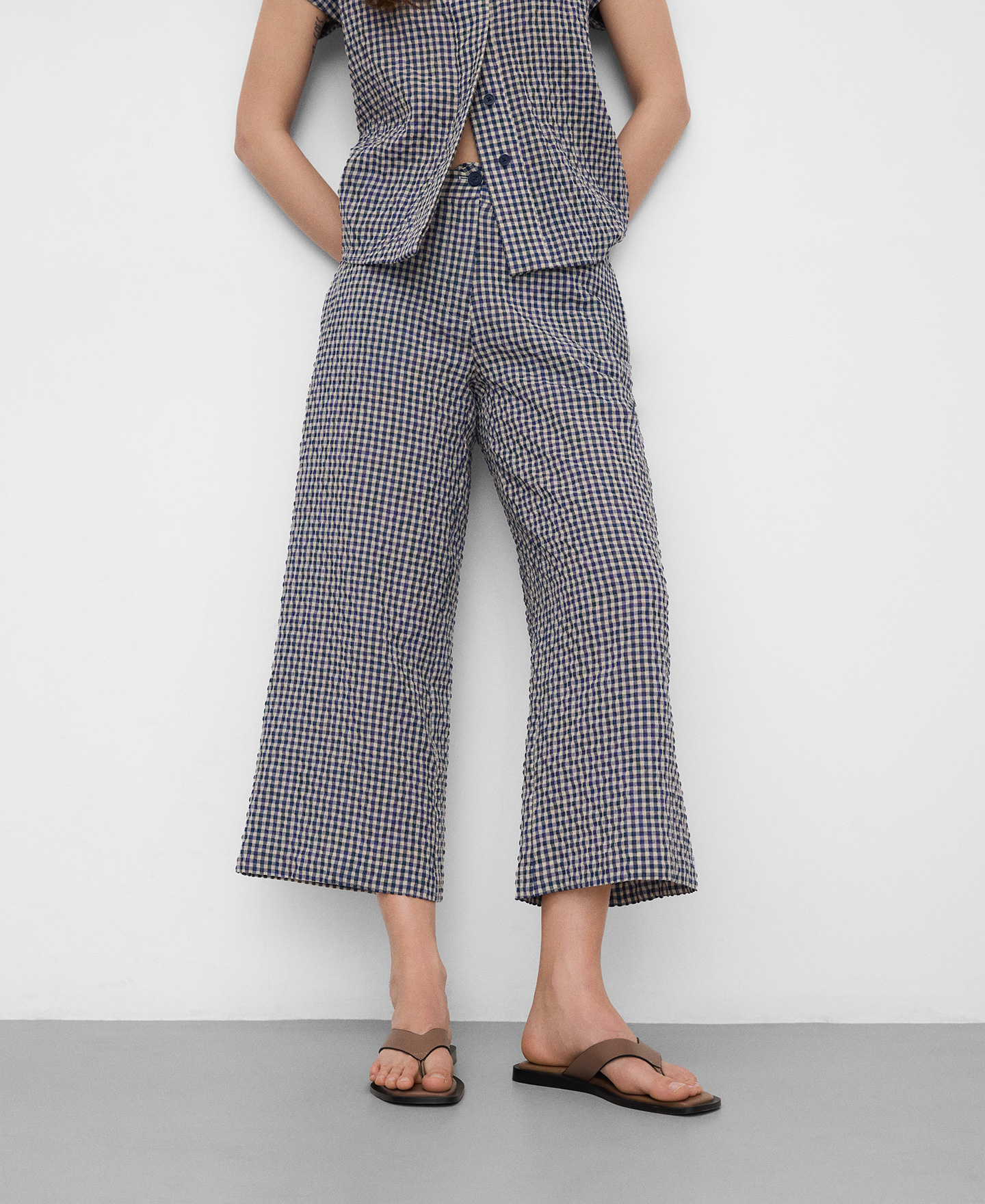 Gingham seersucker trousers image number 0