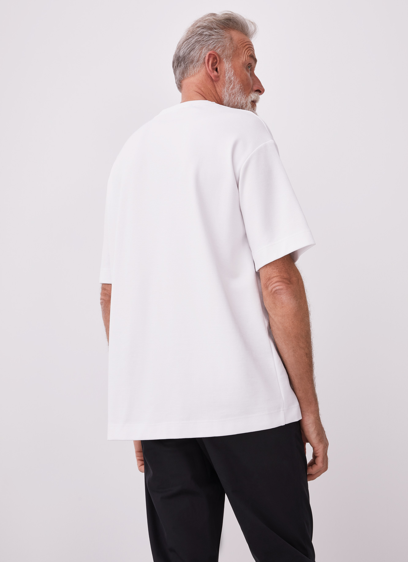 Camiseta oversize con cuello caja image number 4