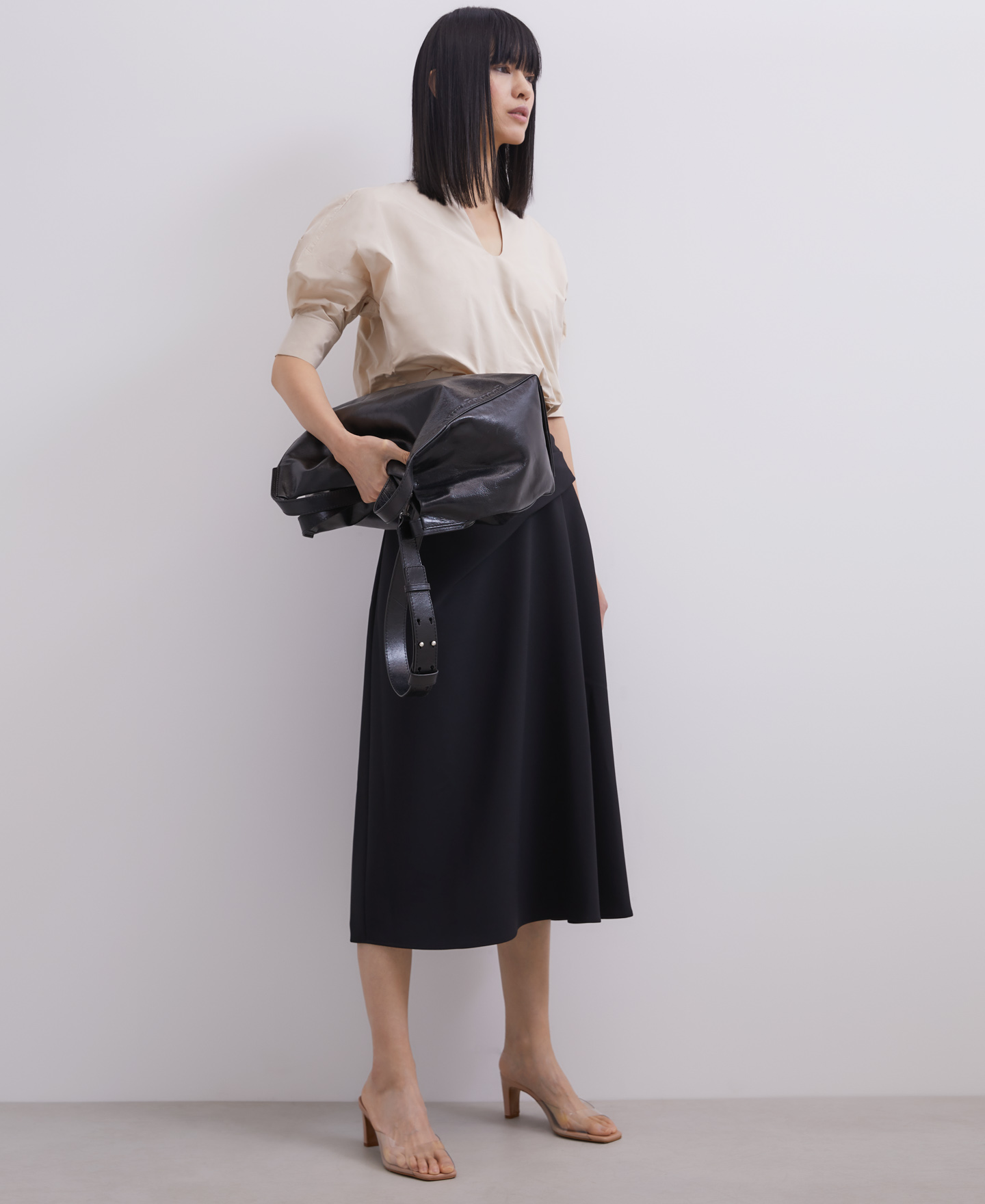 Falda midi con pliegues image number 3