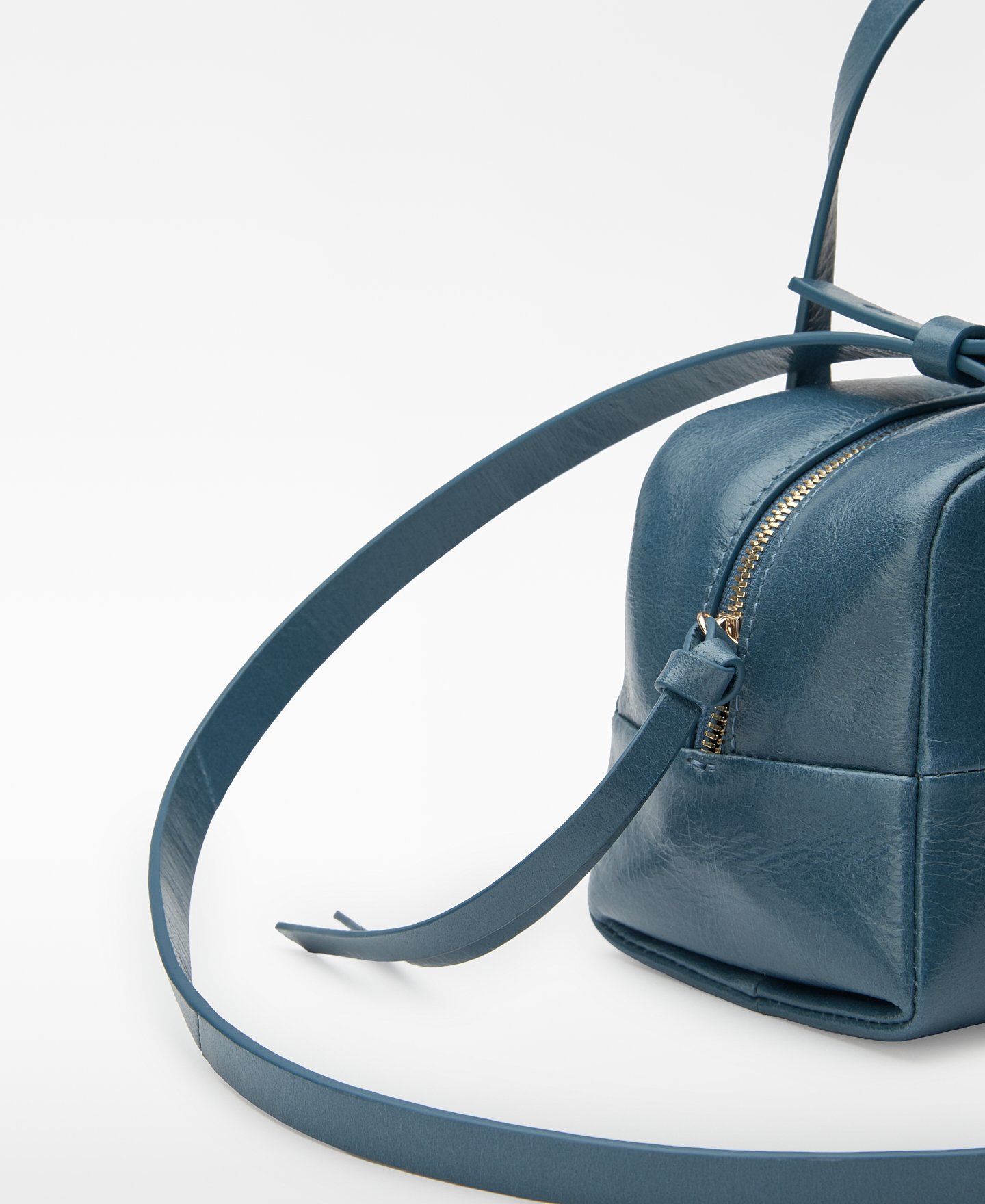 Ori&oacute;n leather mini bowling bag image number 3