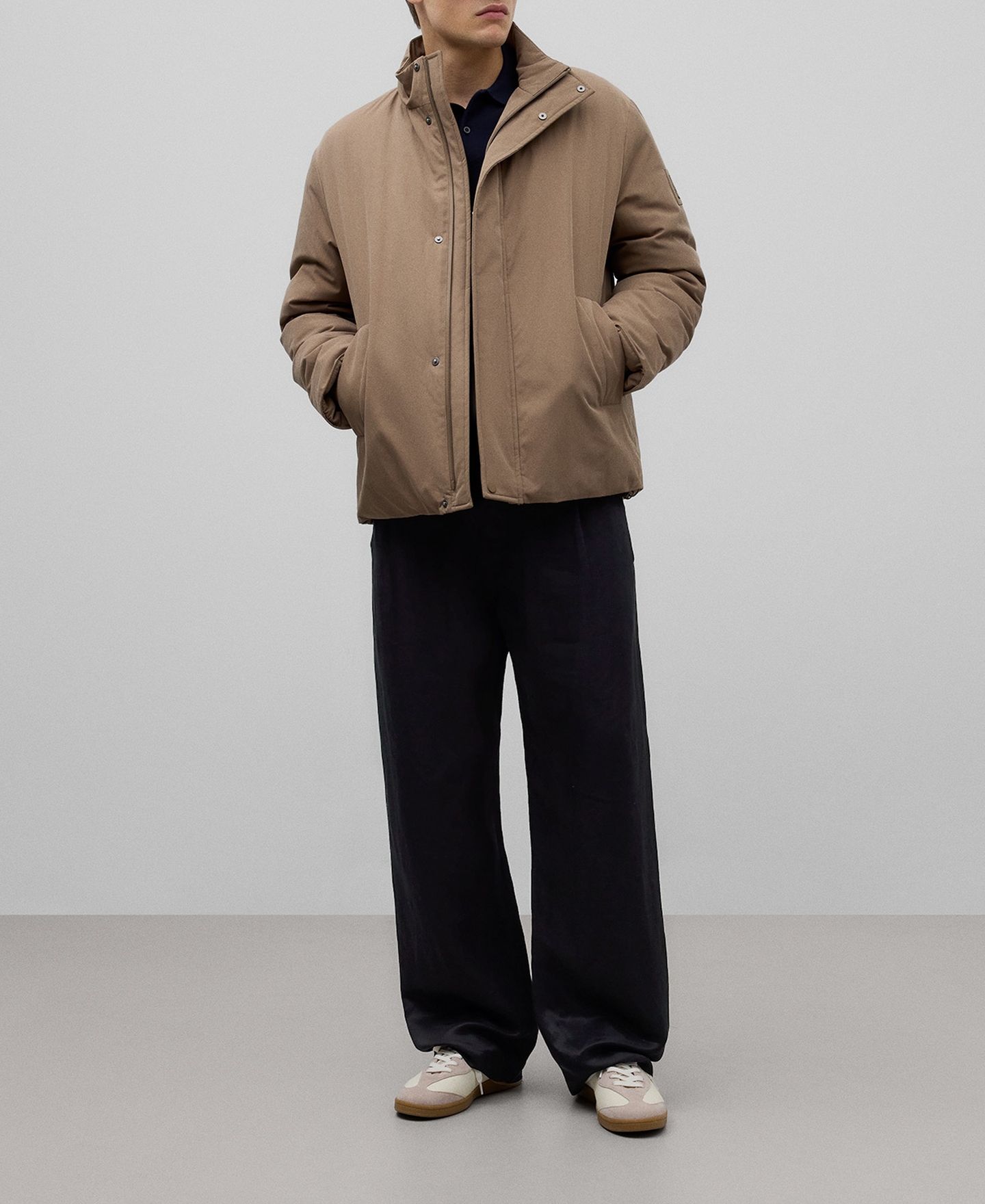 Chaquet&oacute;n corto acolchado hombre image number 1