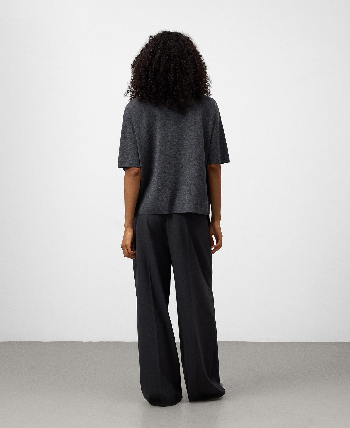 Polo oversize em malha para mulher image number 2