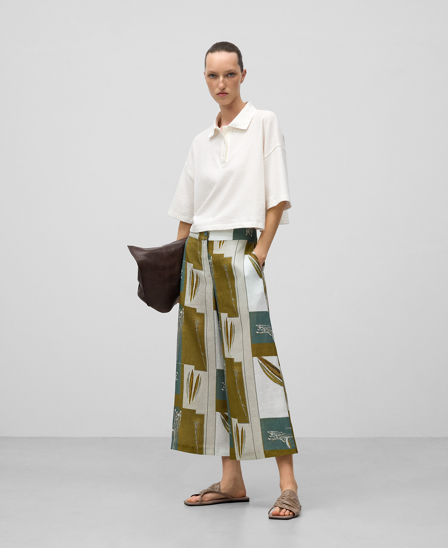 Pantalón tobillero estampado lino mujer image number 1