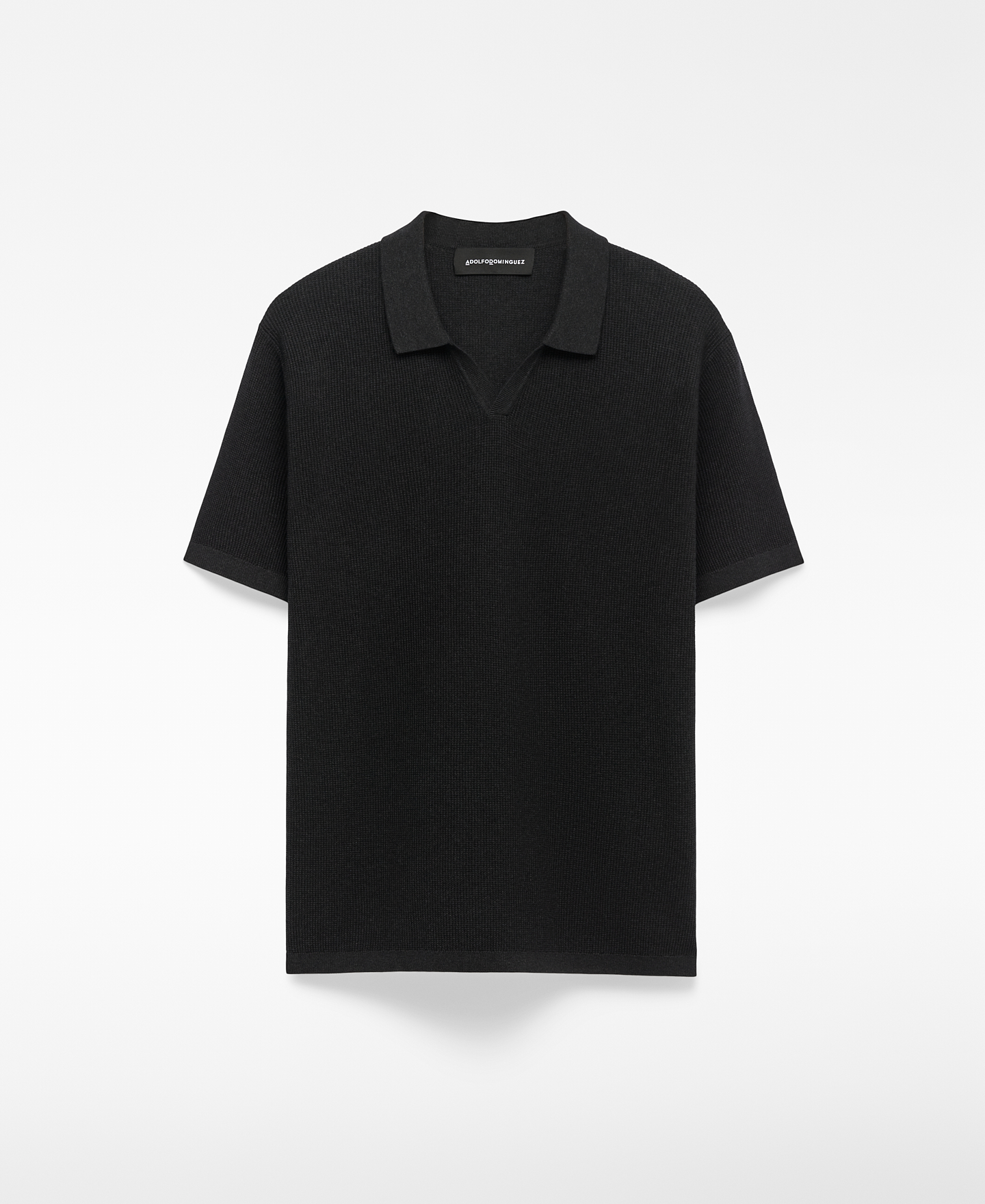 Structured knit V-neck polo shirt image number 4