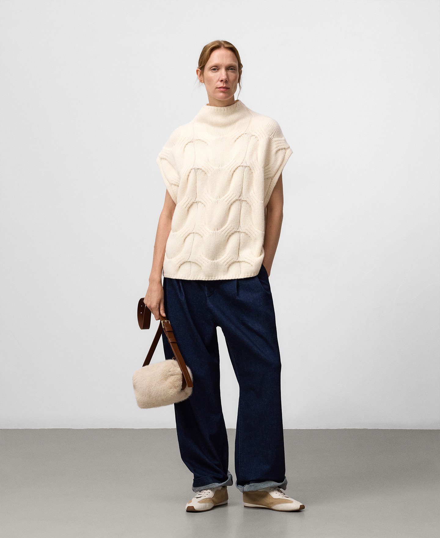 Faux fur Doce small crossbody woman image number 4