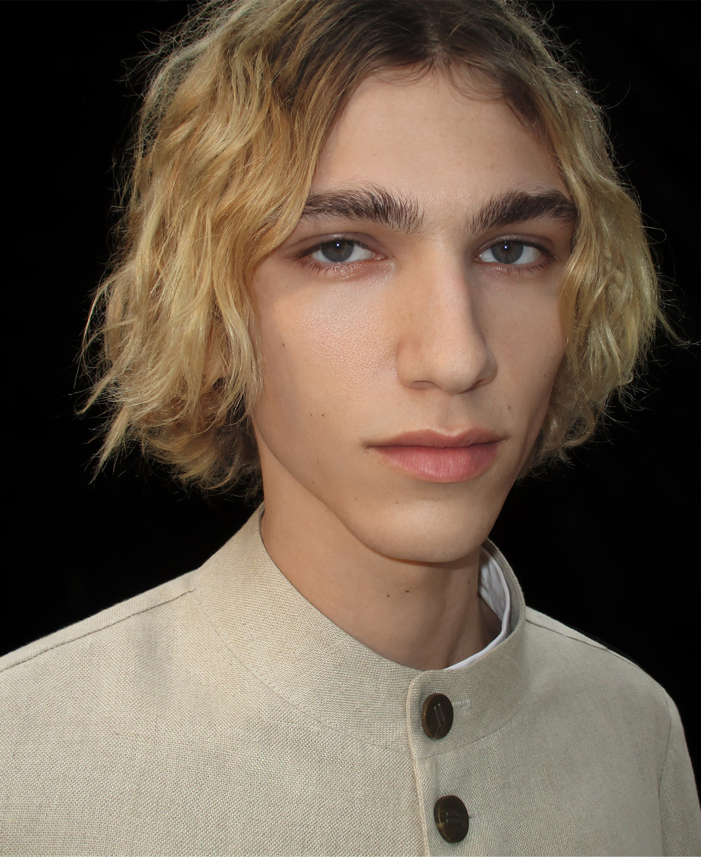 Mandarin collar linen overshirt man image number 1