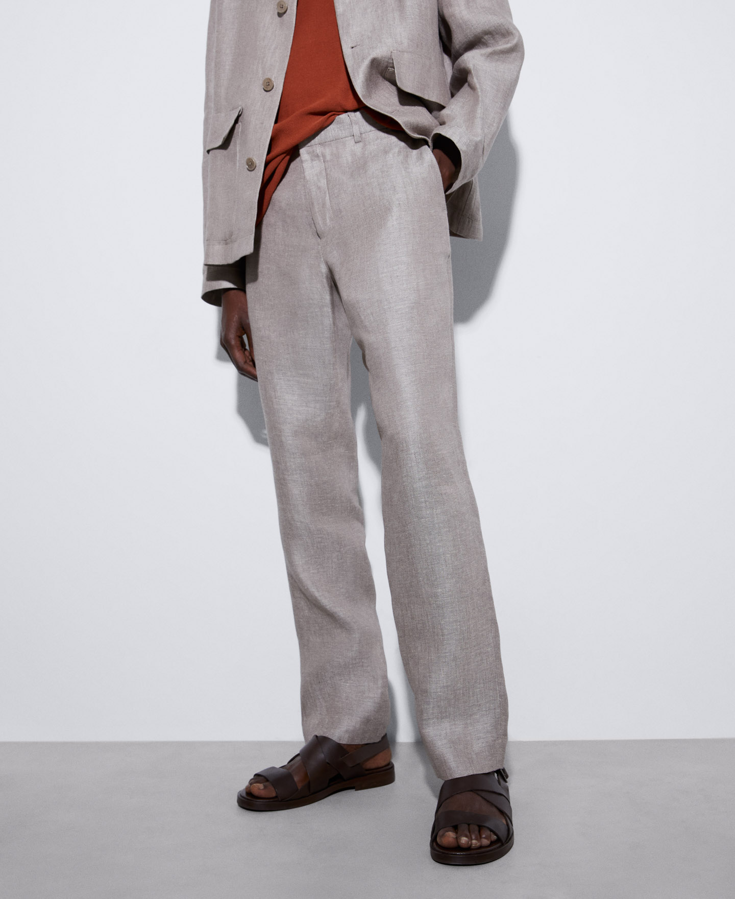 Pantalón chino en lino image number 0