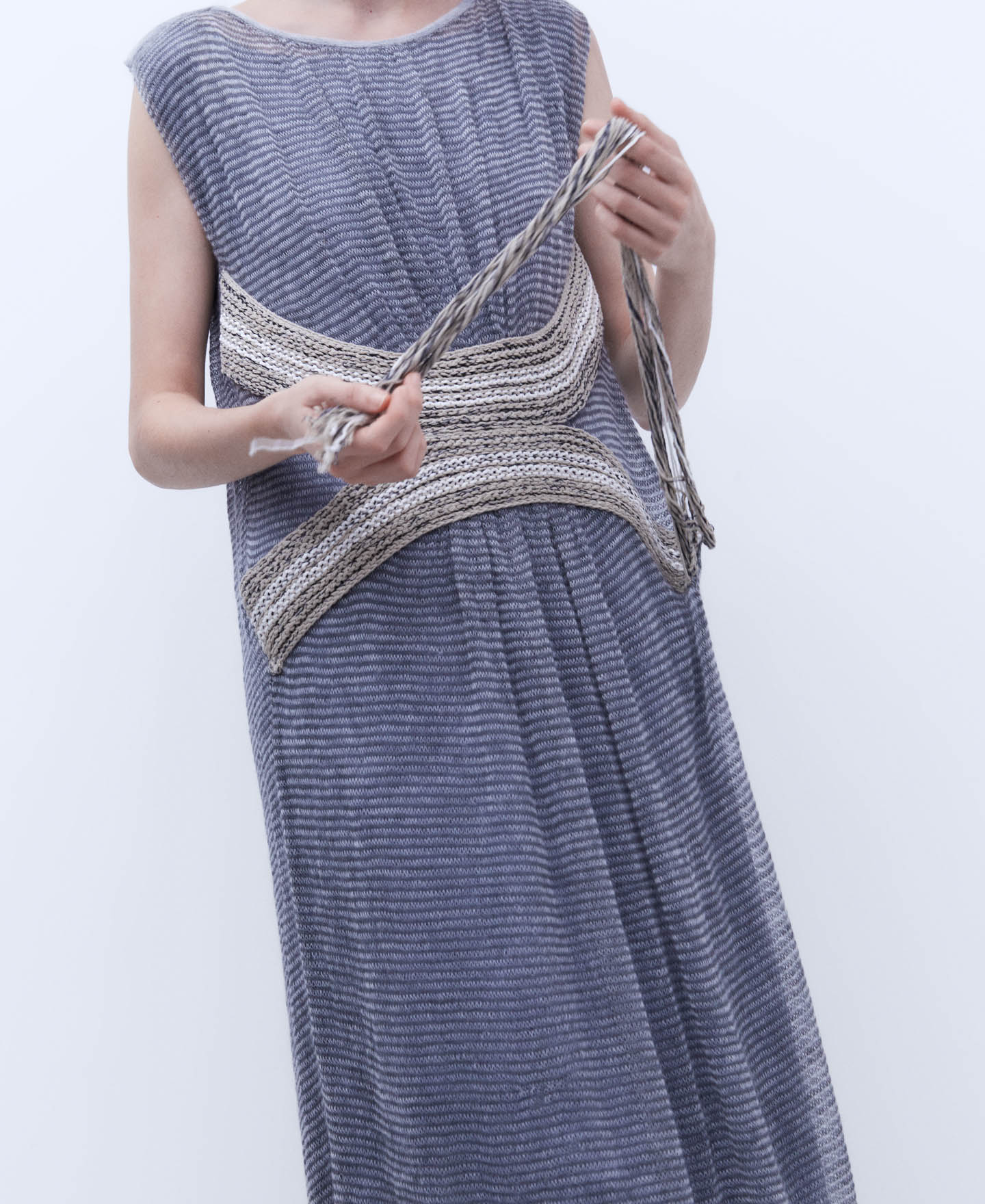 Long dress with jacquard details image number 5