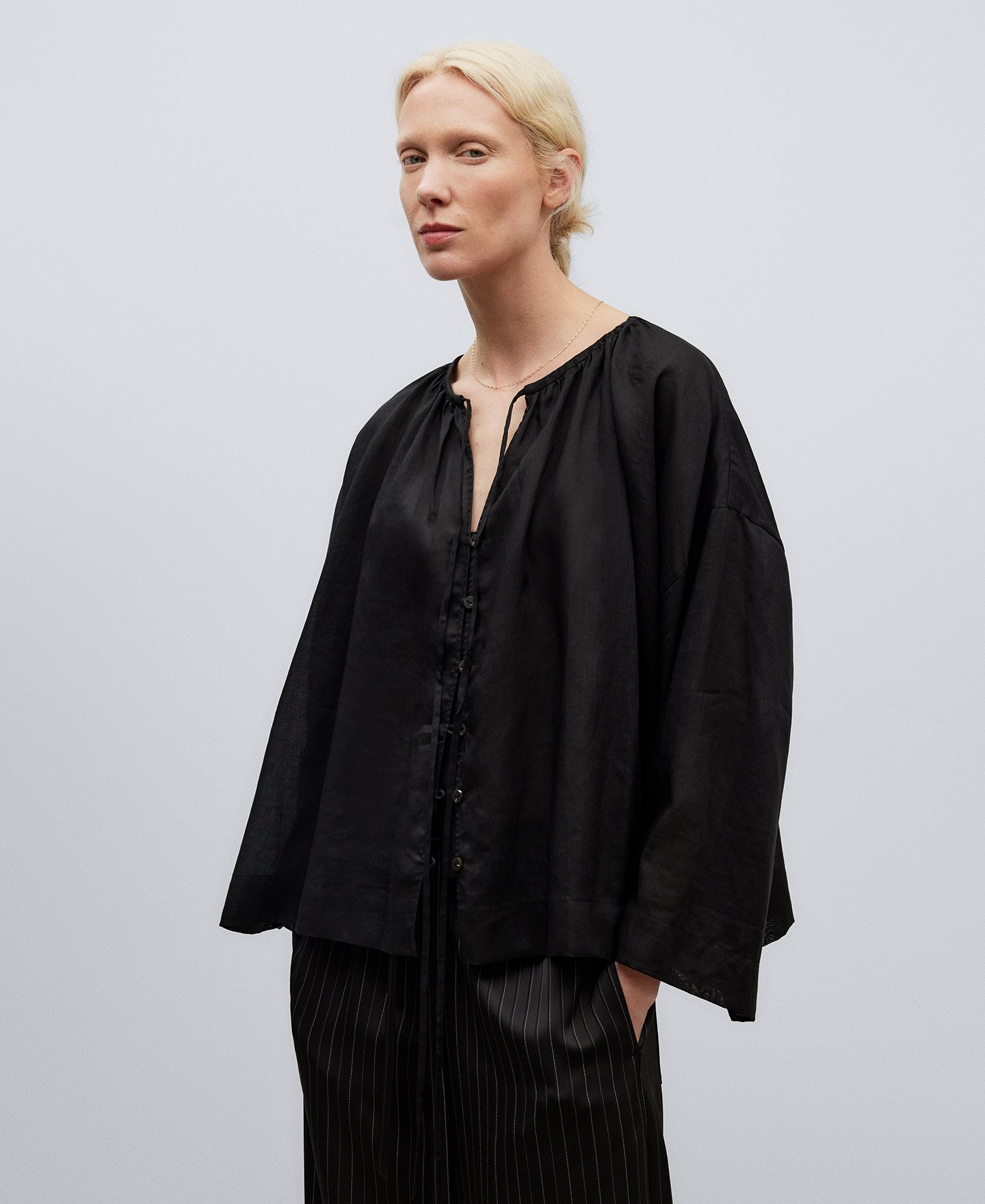 Black long sleeve blouse woman image number 0