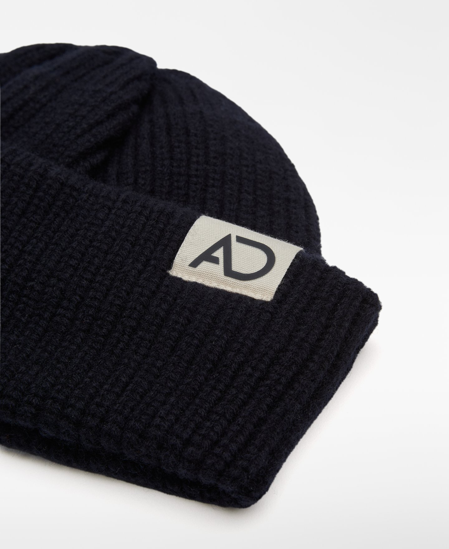 Chunky wool knit beanie hat man image number 1