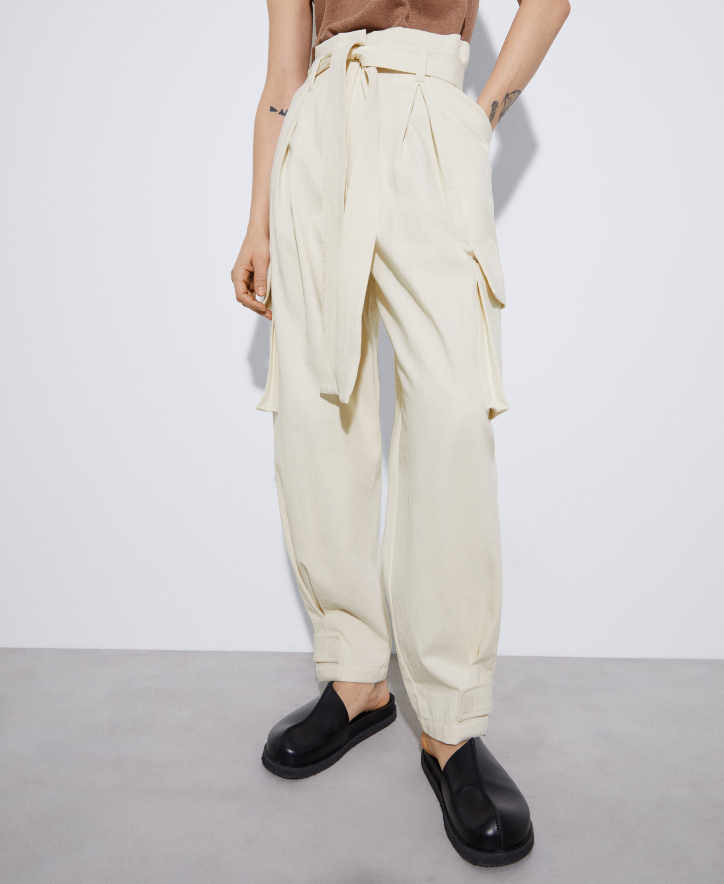 Cotton twill cargo trousers image number 0
