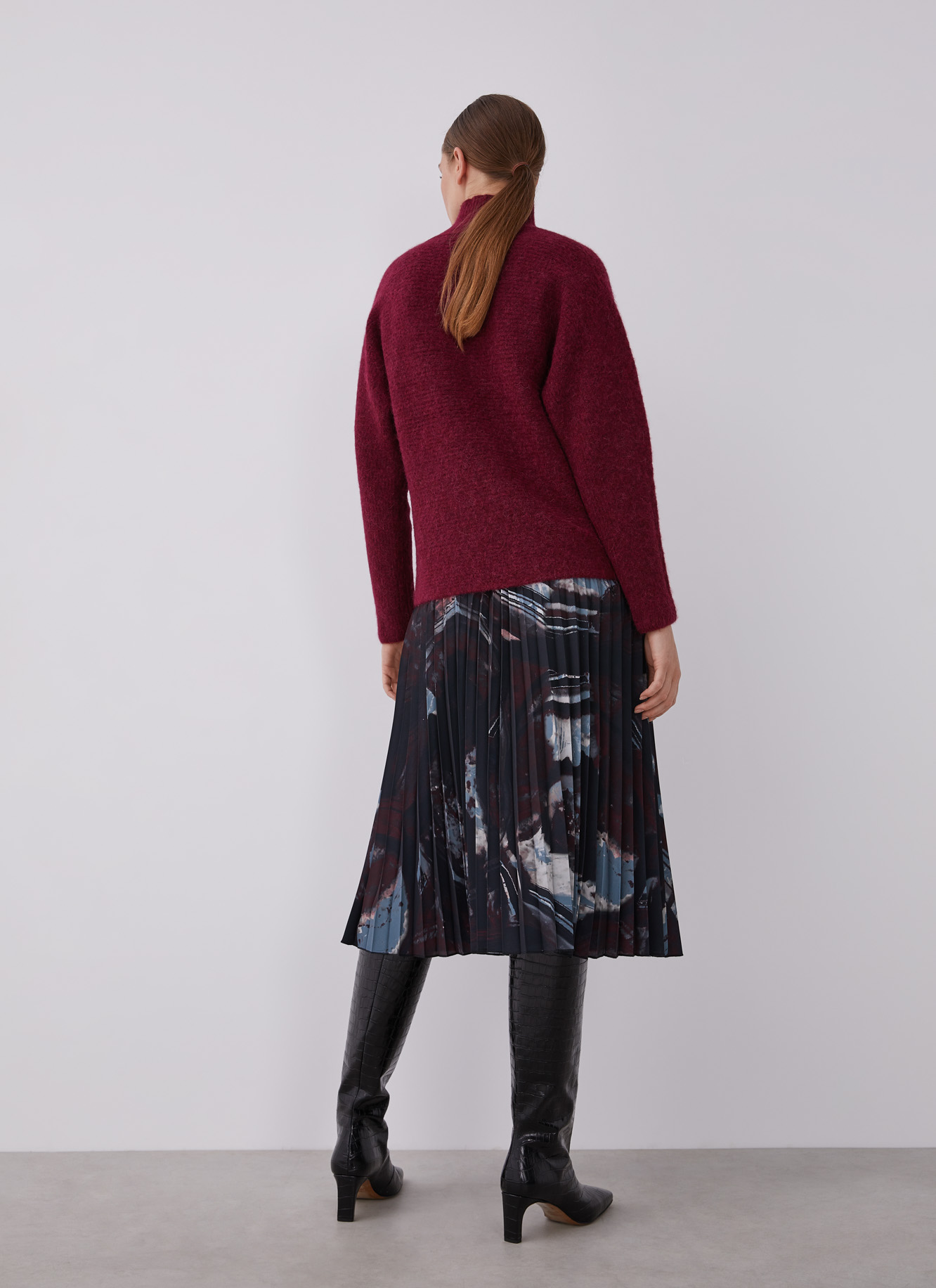 Pleated skirt with signature print image number 1