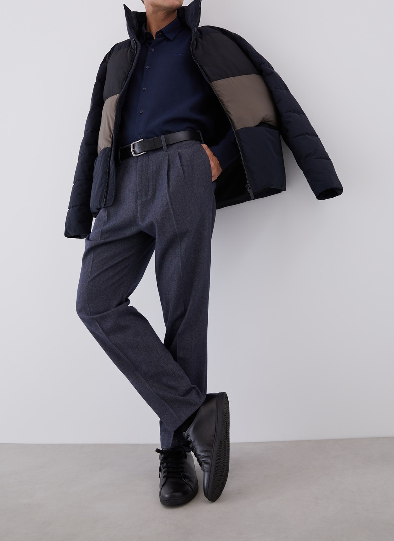 High rise trousers with darts image number 5