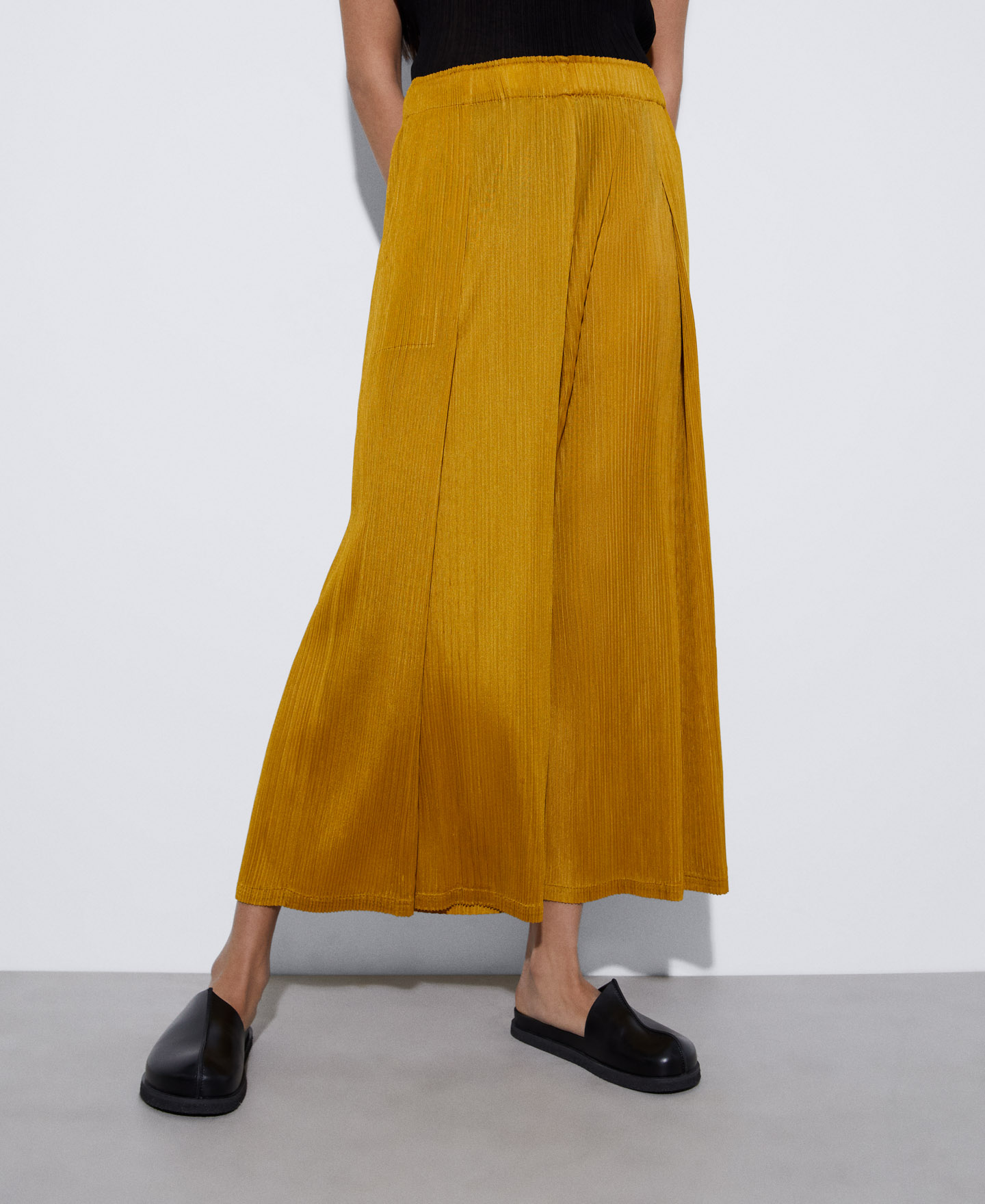 Crinkle trousers image number 0