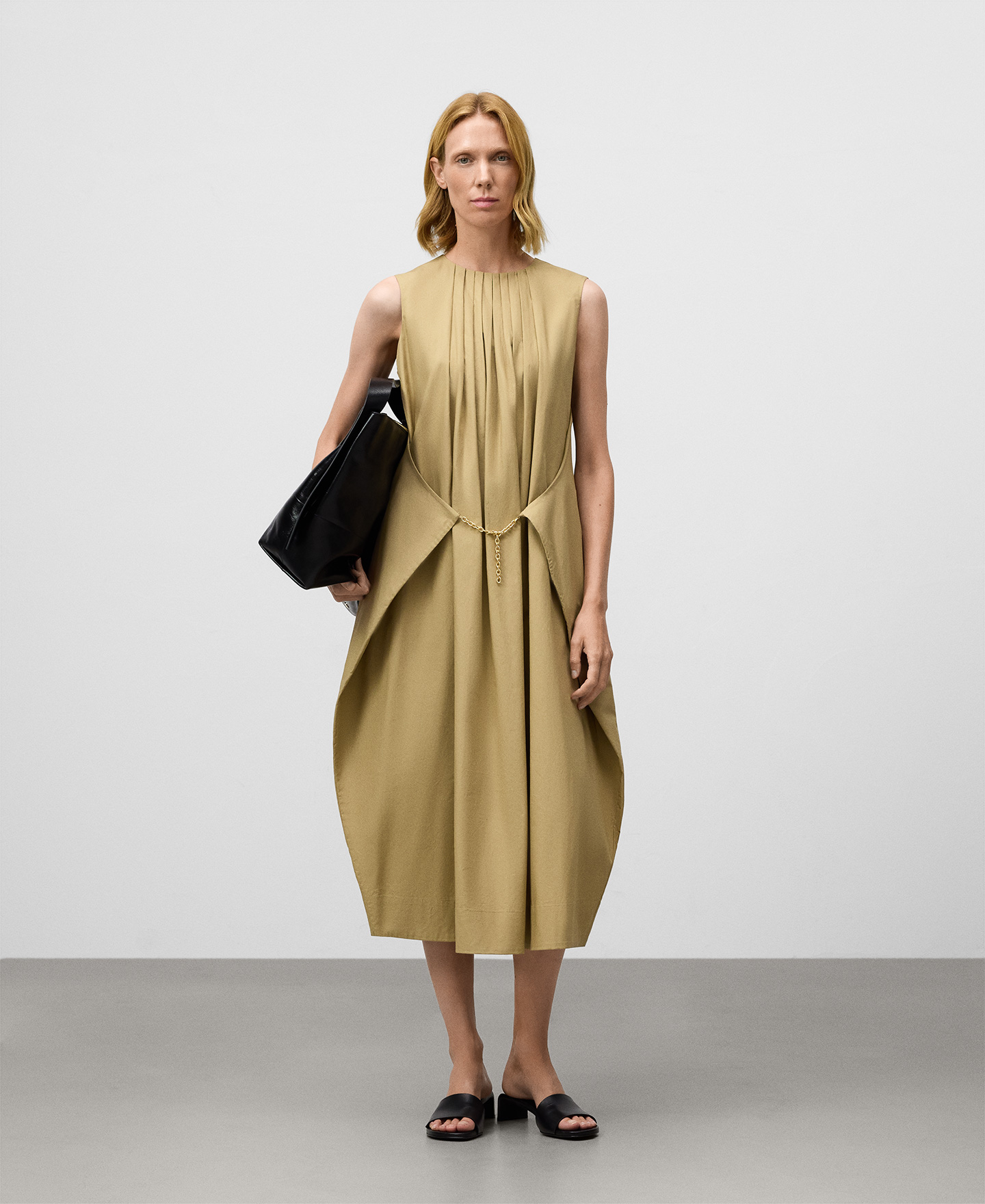 Pleated dress with chain detail woman image number 1