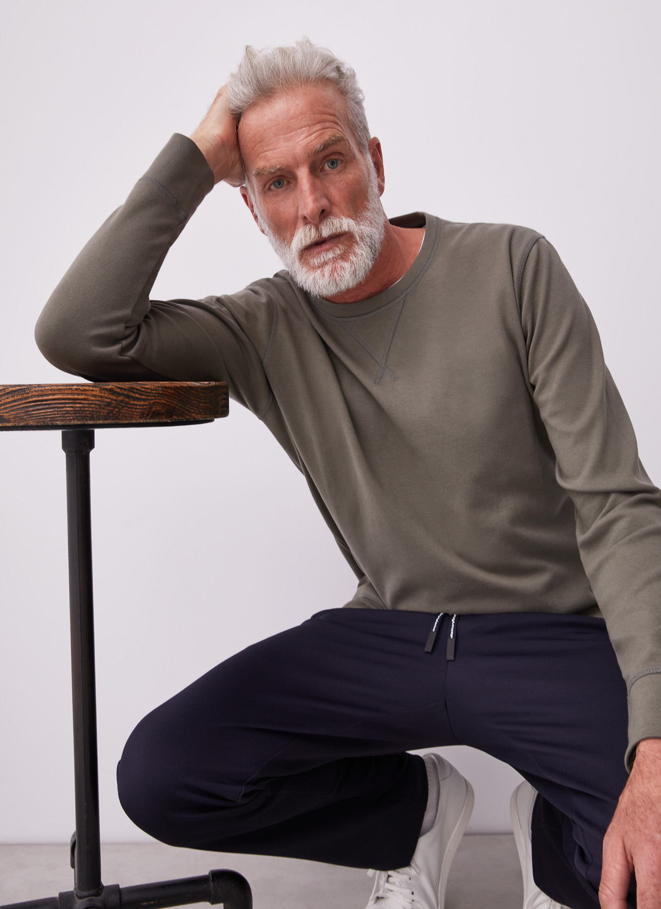 Sudadera con cuello caja image number 4
