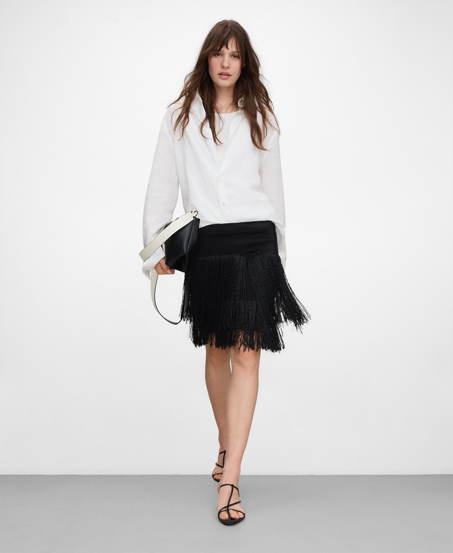 Falda corta punto intarsia flecos image number 1