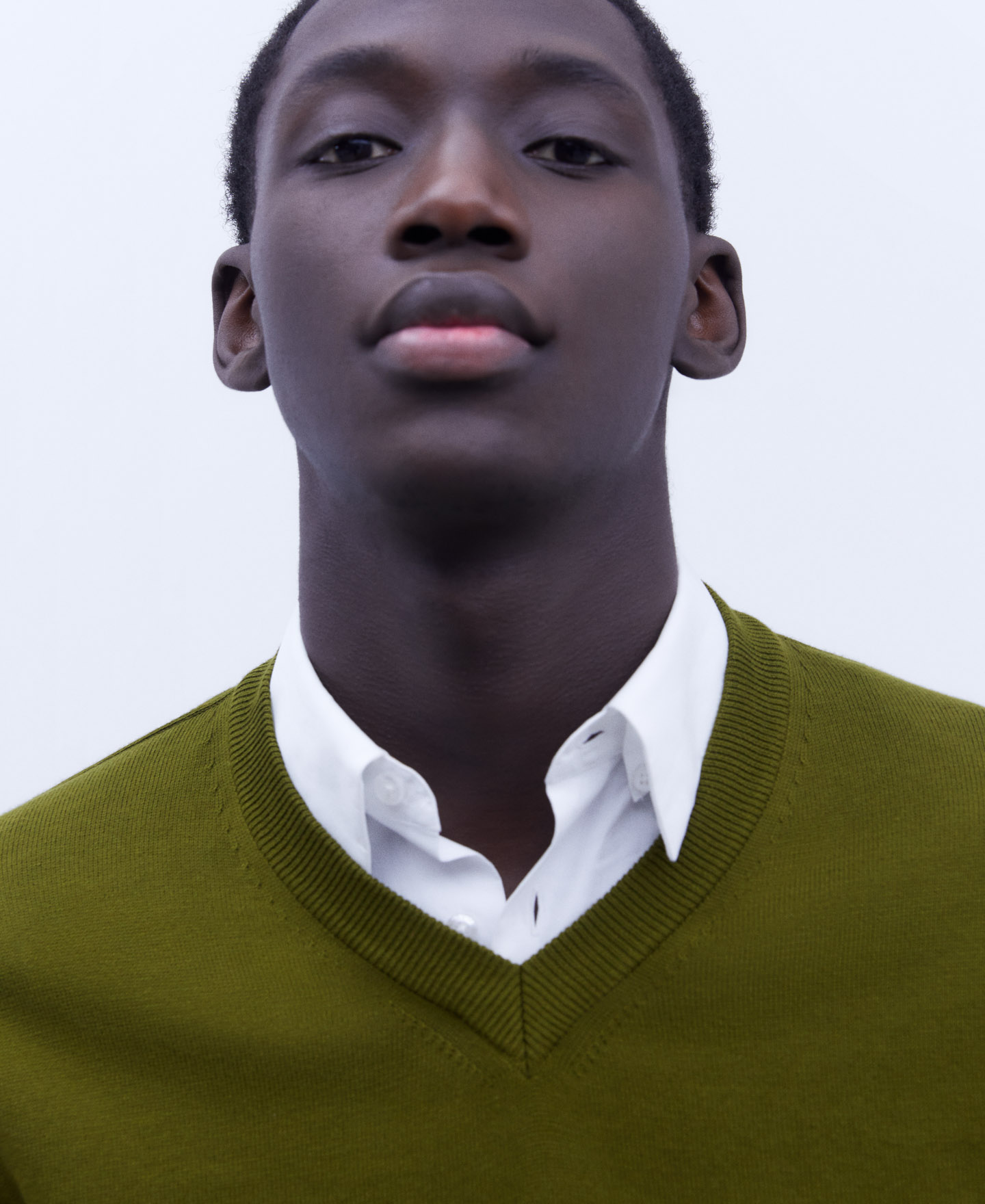 Organic cotton V-neck sweater image number 3