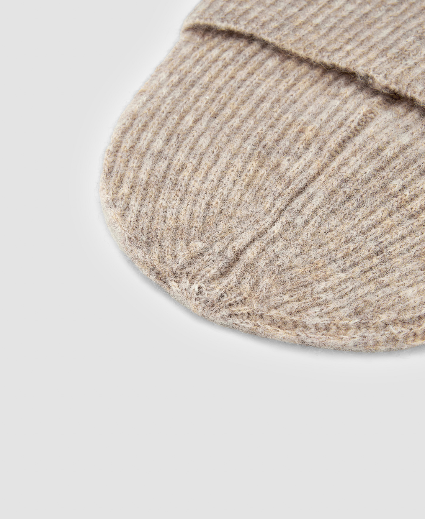 Gorro beanie en tejido de lana y alpaca image number 2