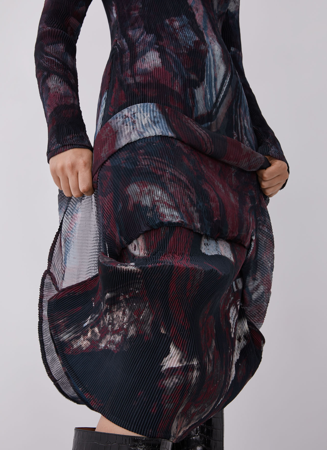 Crinkle printed midi dress image number 2