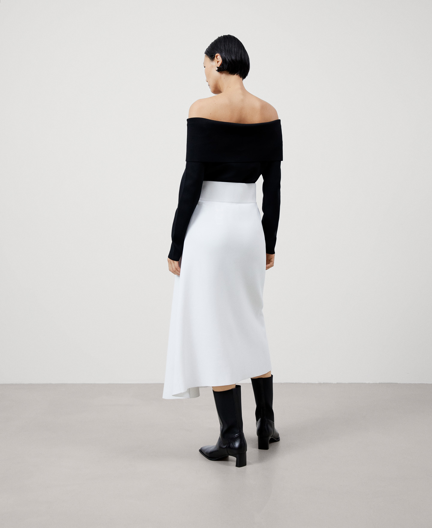 Side godet knit skirt image number 2