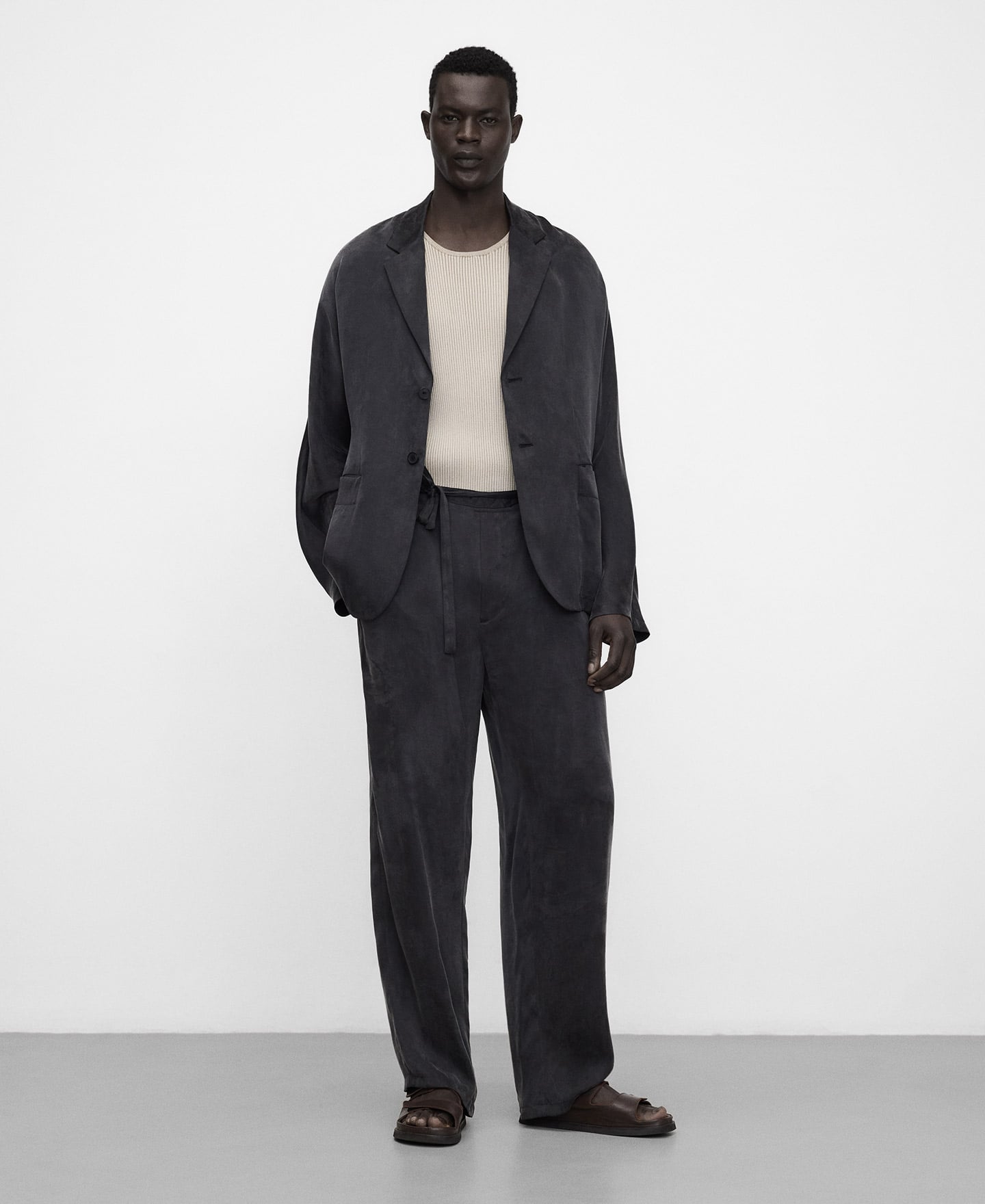 Blazer relaxed fit desestructurada image number 1