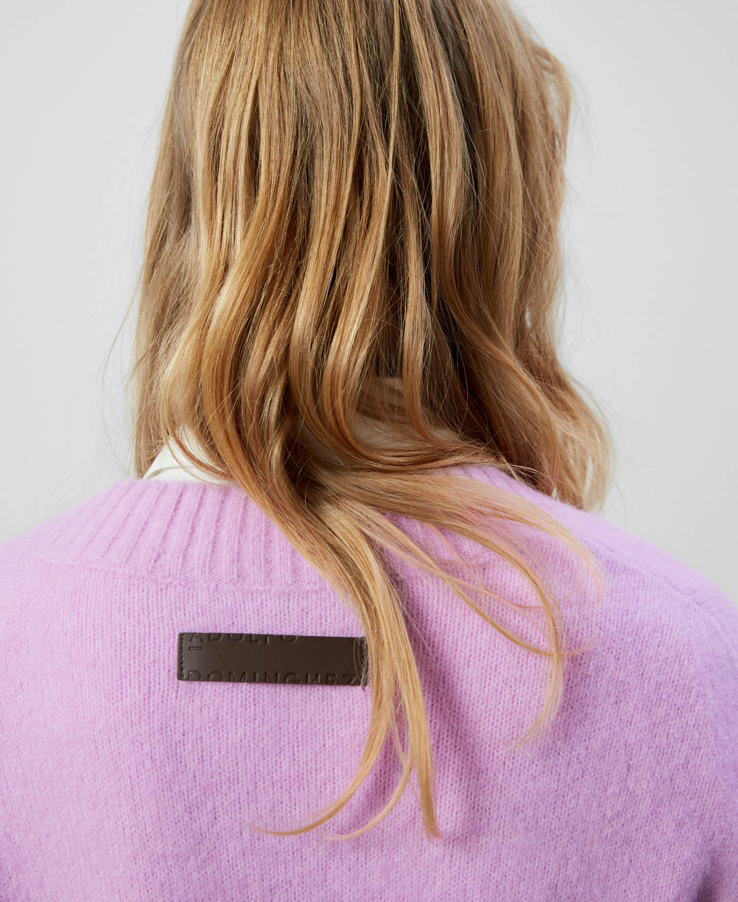 Jersey cuello pico en alpaca image number 3