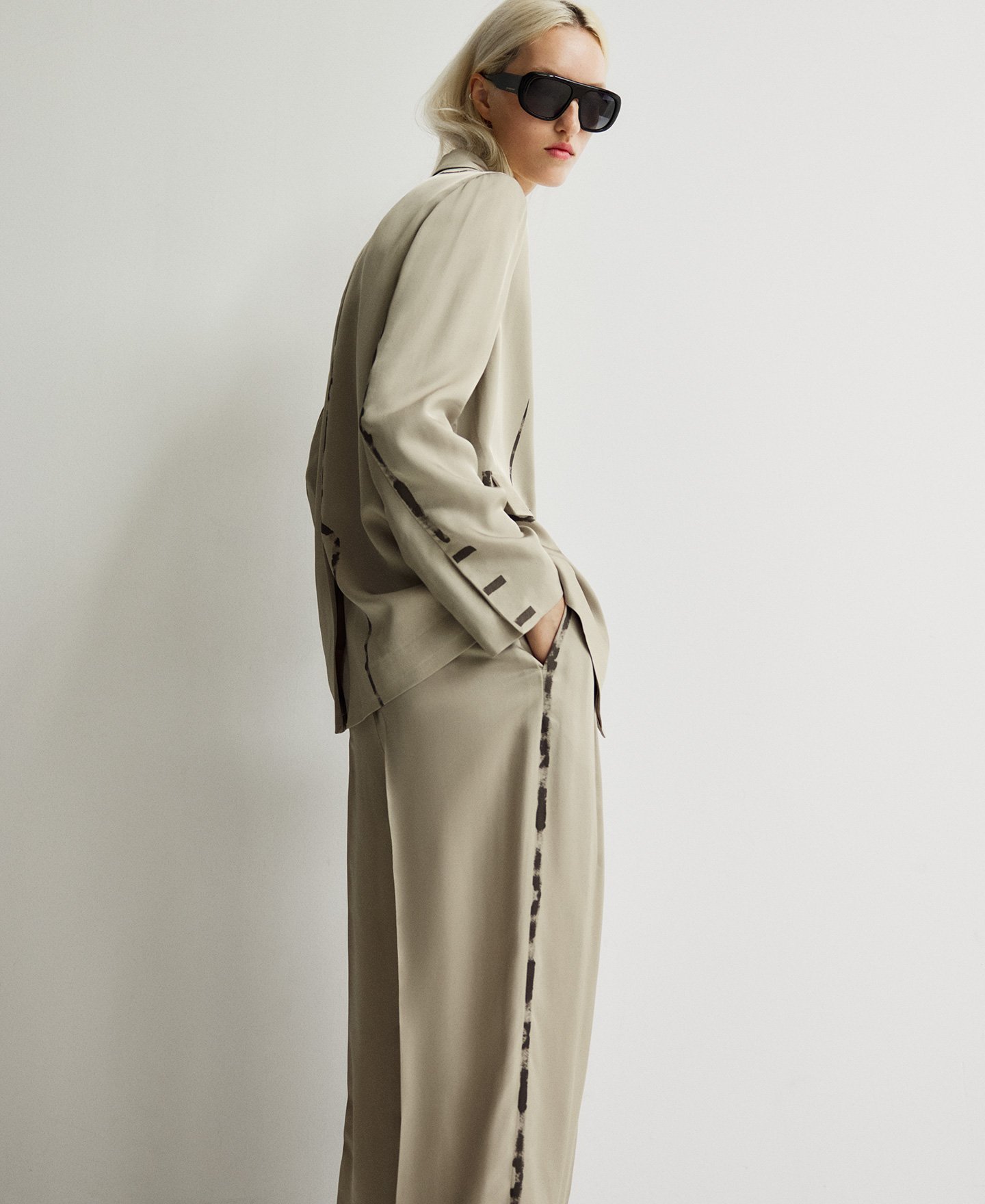 Paint-effect barrel fit trousers woman image number 1