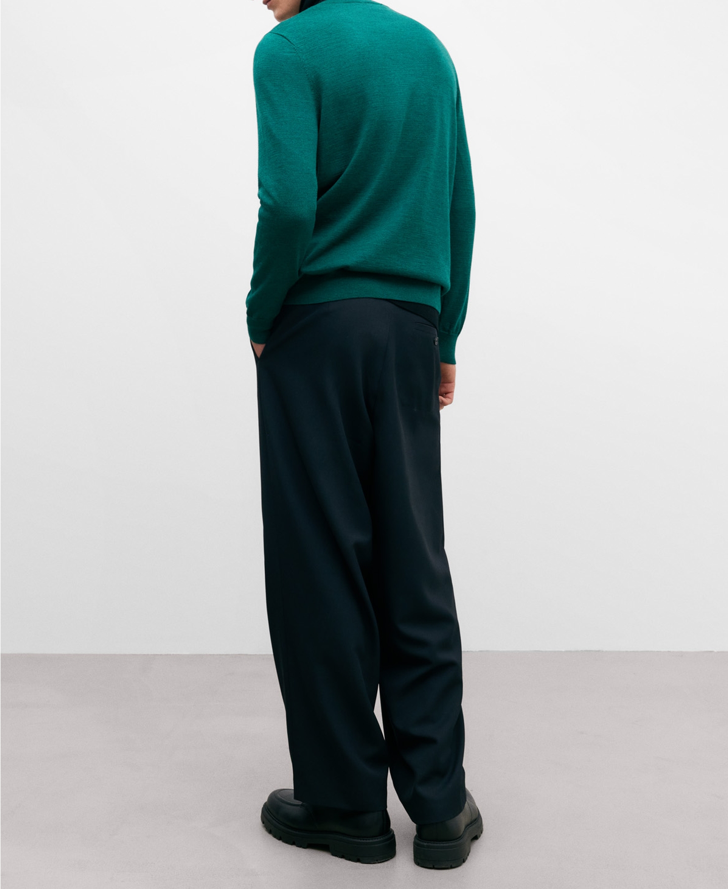 Merino wool green sweater for men image number 2